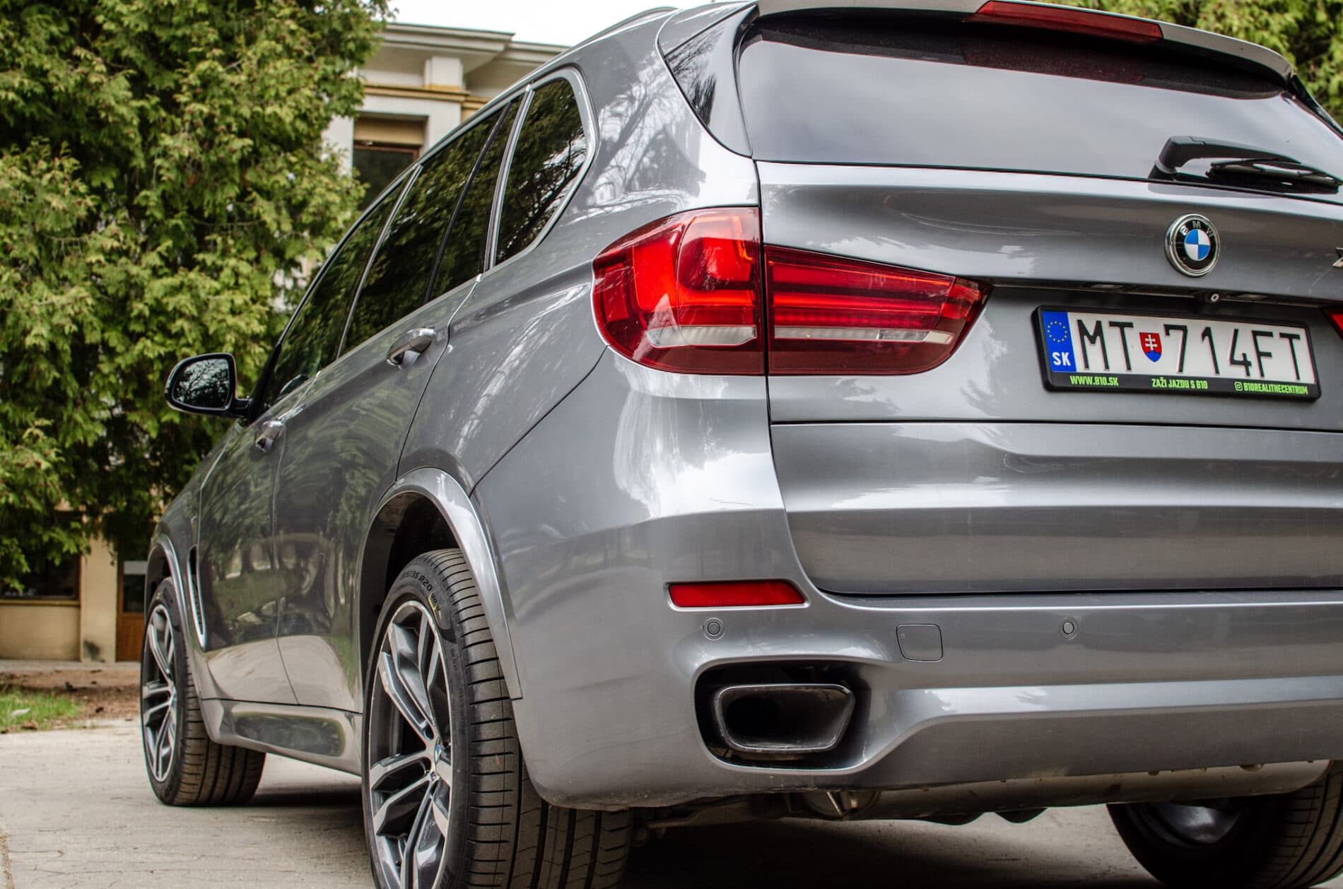 2014 BMW X5 M50d, šedá suv, 219 746 km