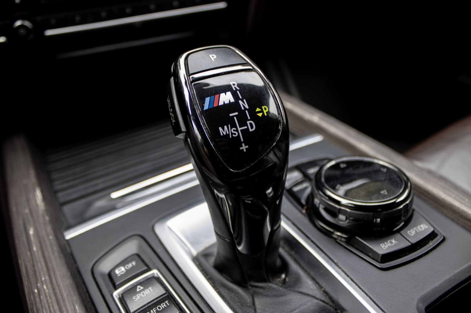 2014 BMW X5 M50d, šedá suv, 219 746 km