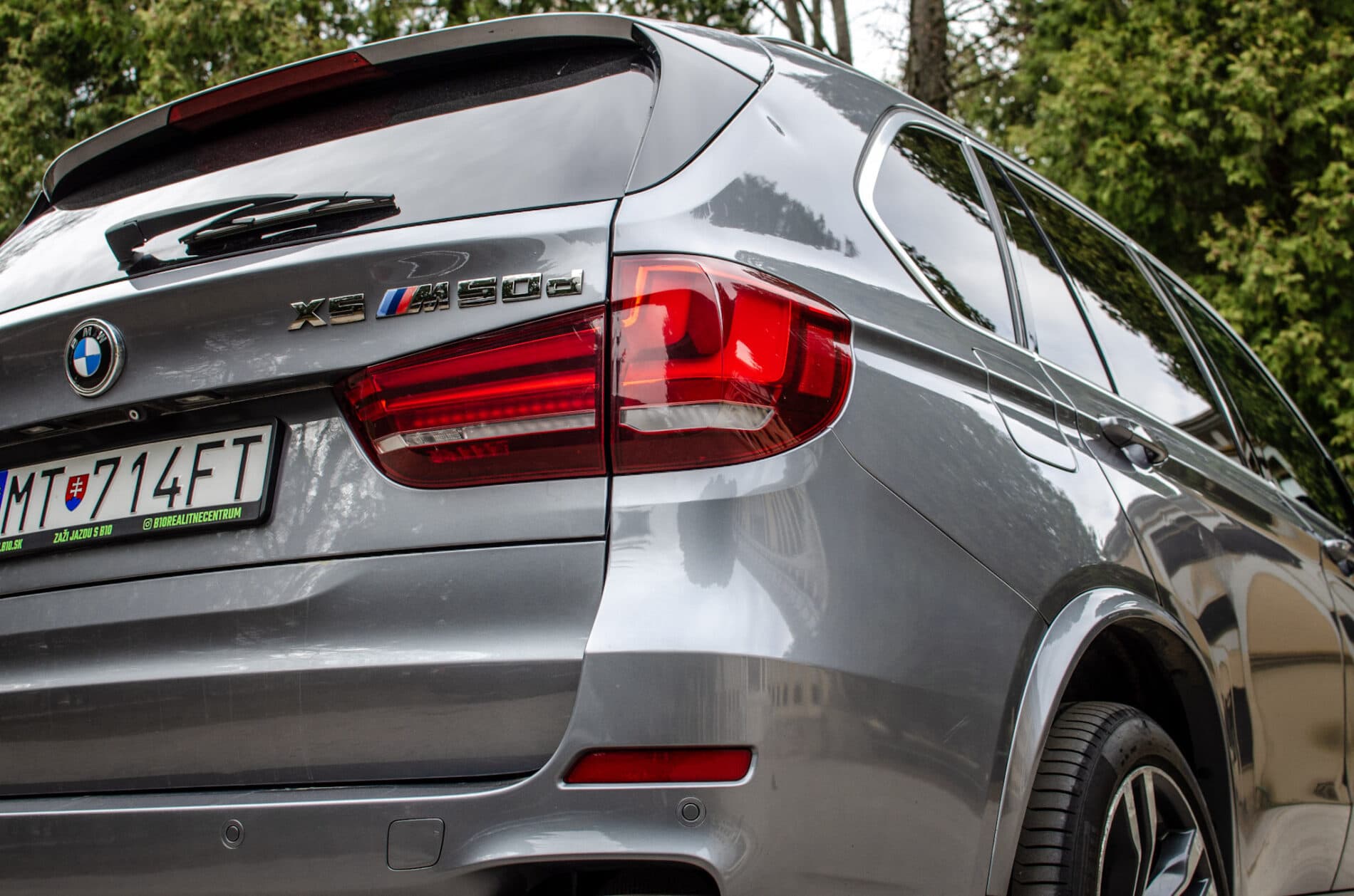 2014 BMW X5 M50d, šedá suv, 219 746 km