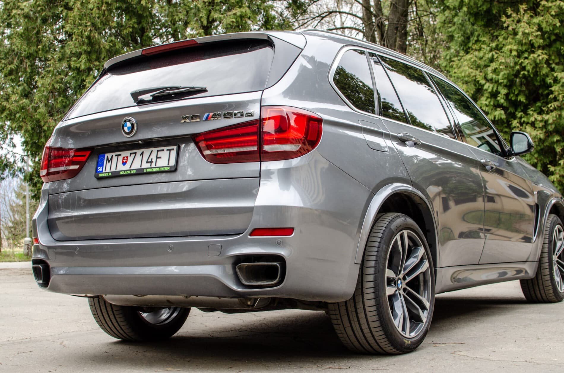 2014 BMW X5 M50d, šedá suv, 219 746 km