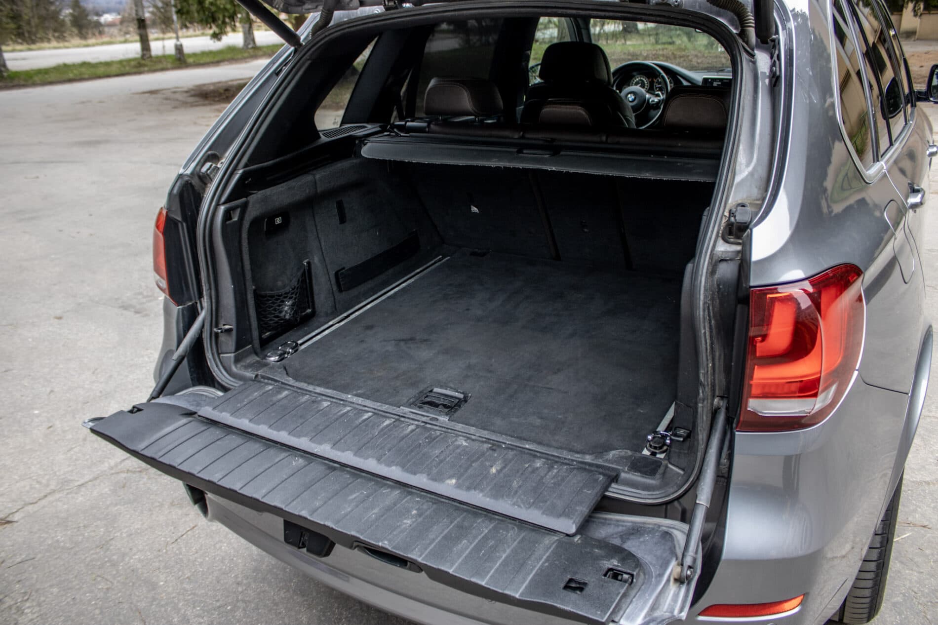 2014 BMW X5 M50d, šedá suv, 219 746 km