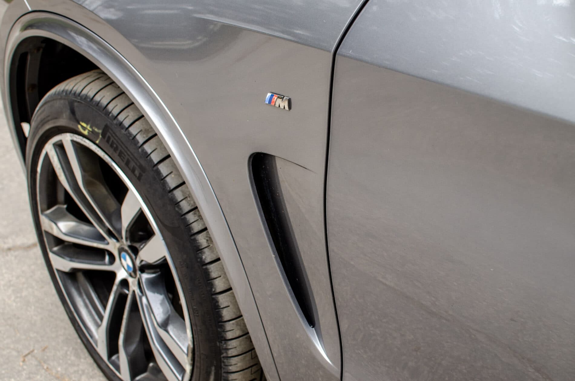 2014 BMW X5 M50d, šedá suv, 219 746 km