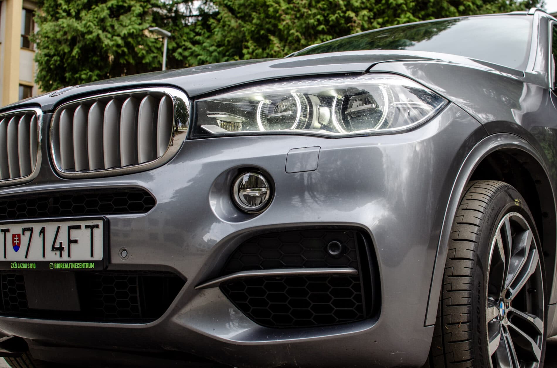 2014 BMW X5 M50d, šedá suv, 219 746 km