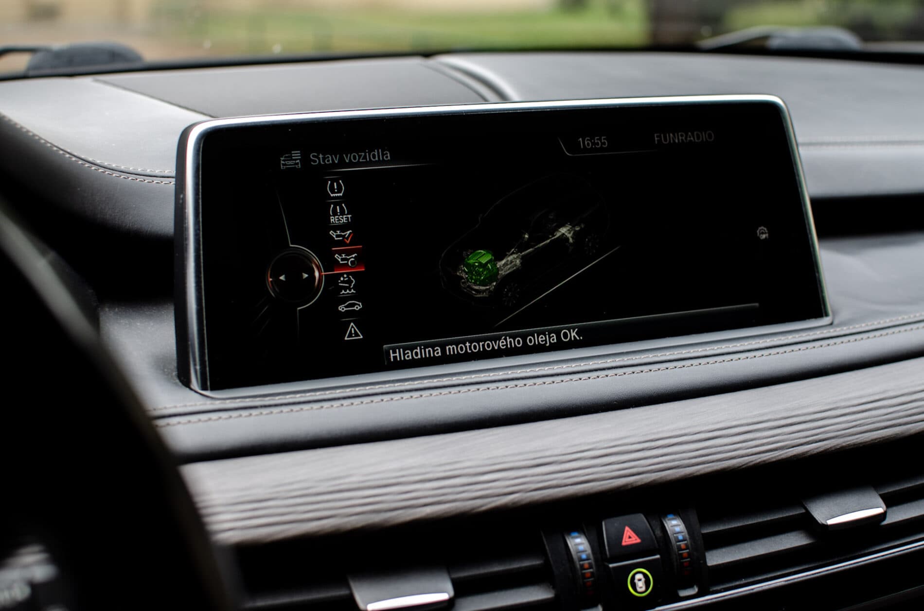2014 BMW X5 M50d, šedá suv, 219 746 km