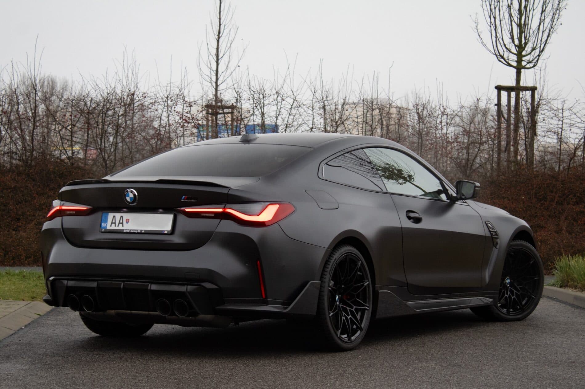 2023 BMW M4, šedá kupé, 9 194 km