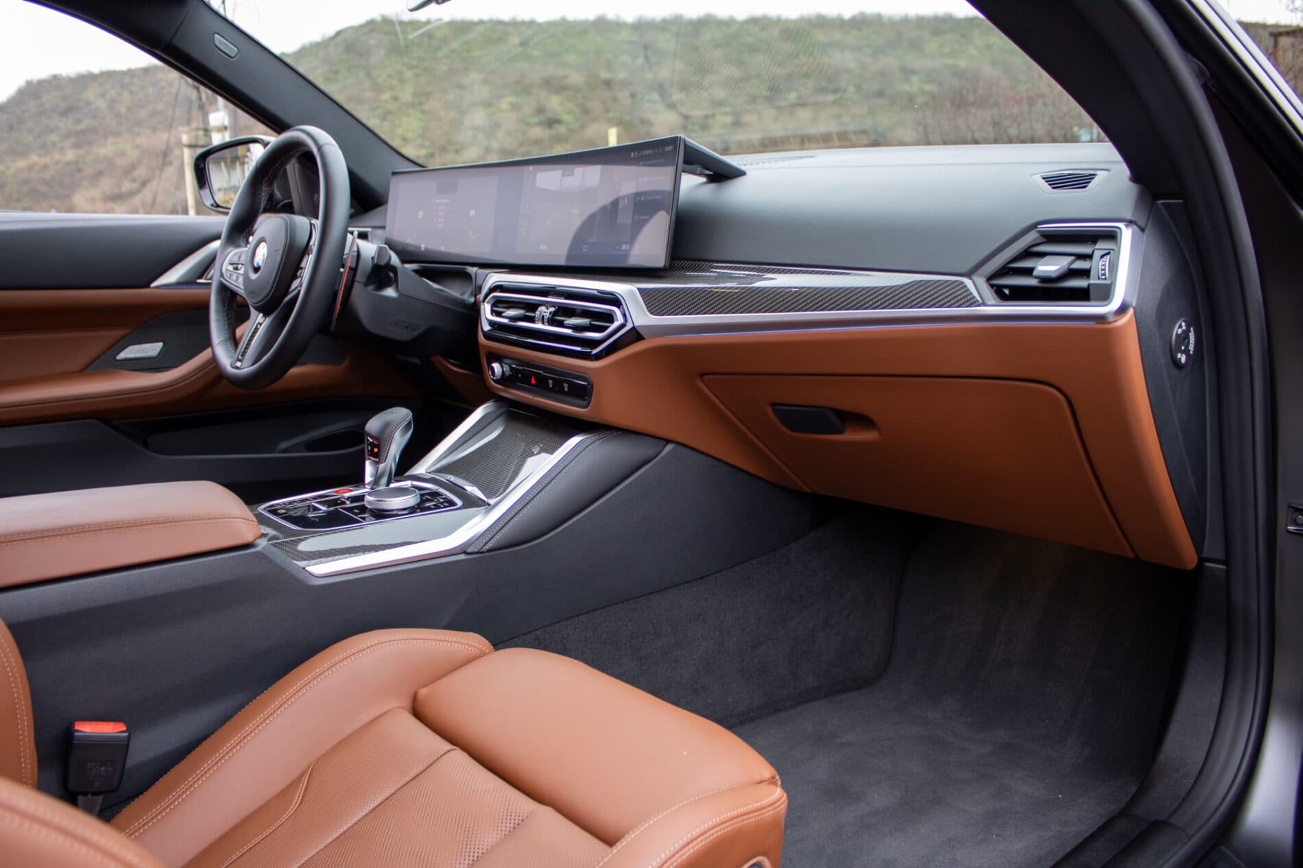 2023 BMW M4, šedá kupé, 9 194 km