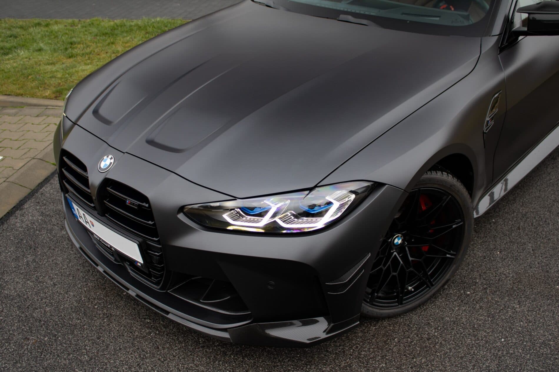2023 BMW M4, šedá kupé, 9 194 km