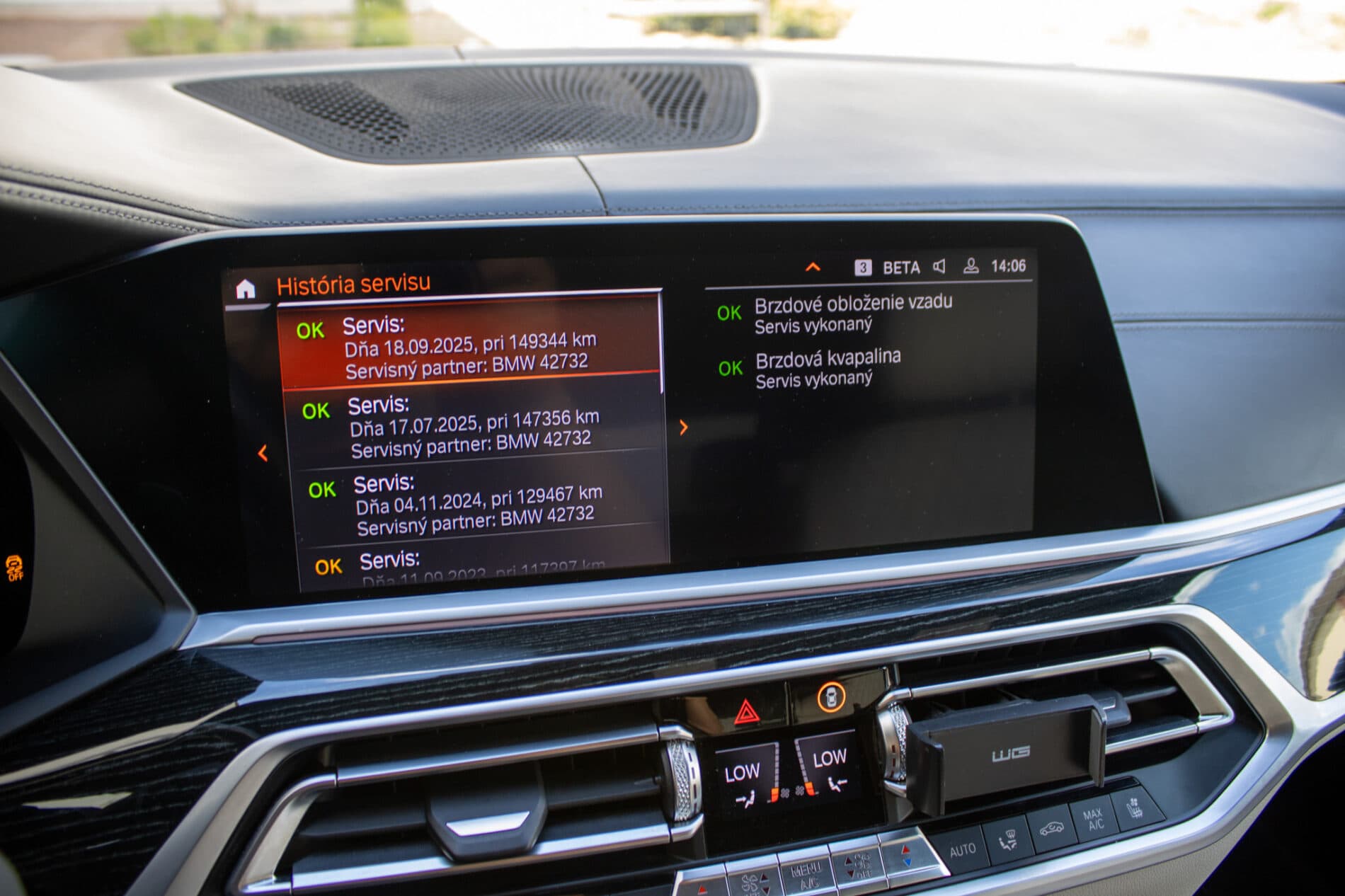 2021 BMW X7 M50i, modrá suv, 154 649 km