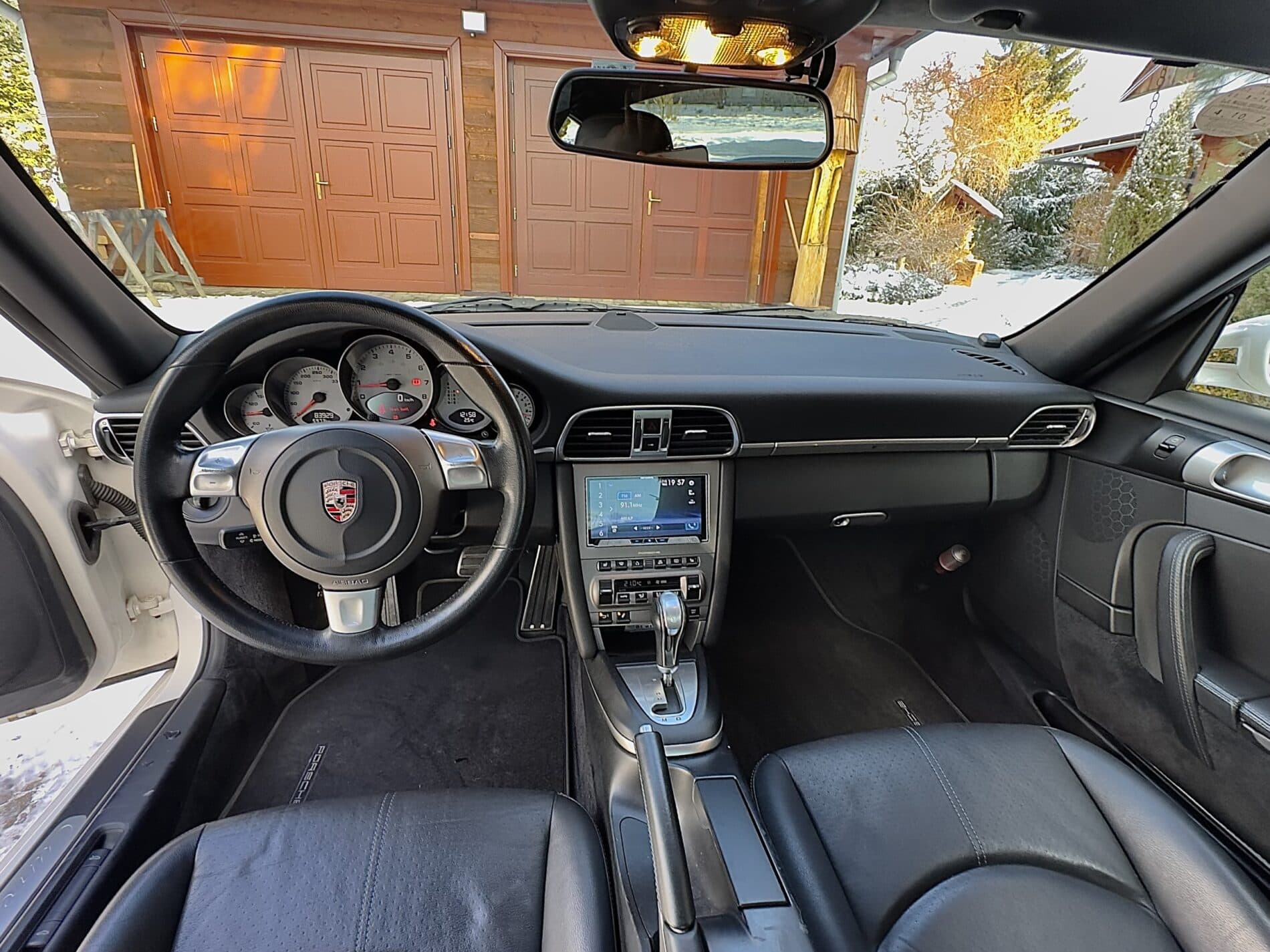 2008 Porsche 997 Carrera S, bílá kupé, 83 929 km