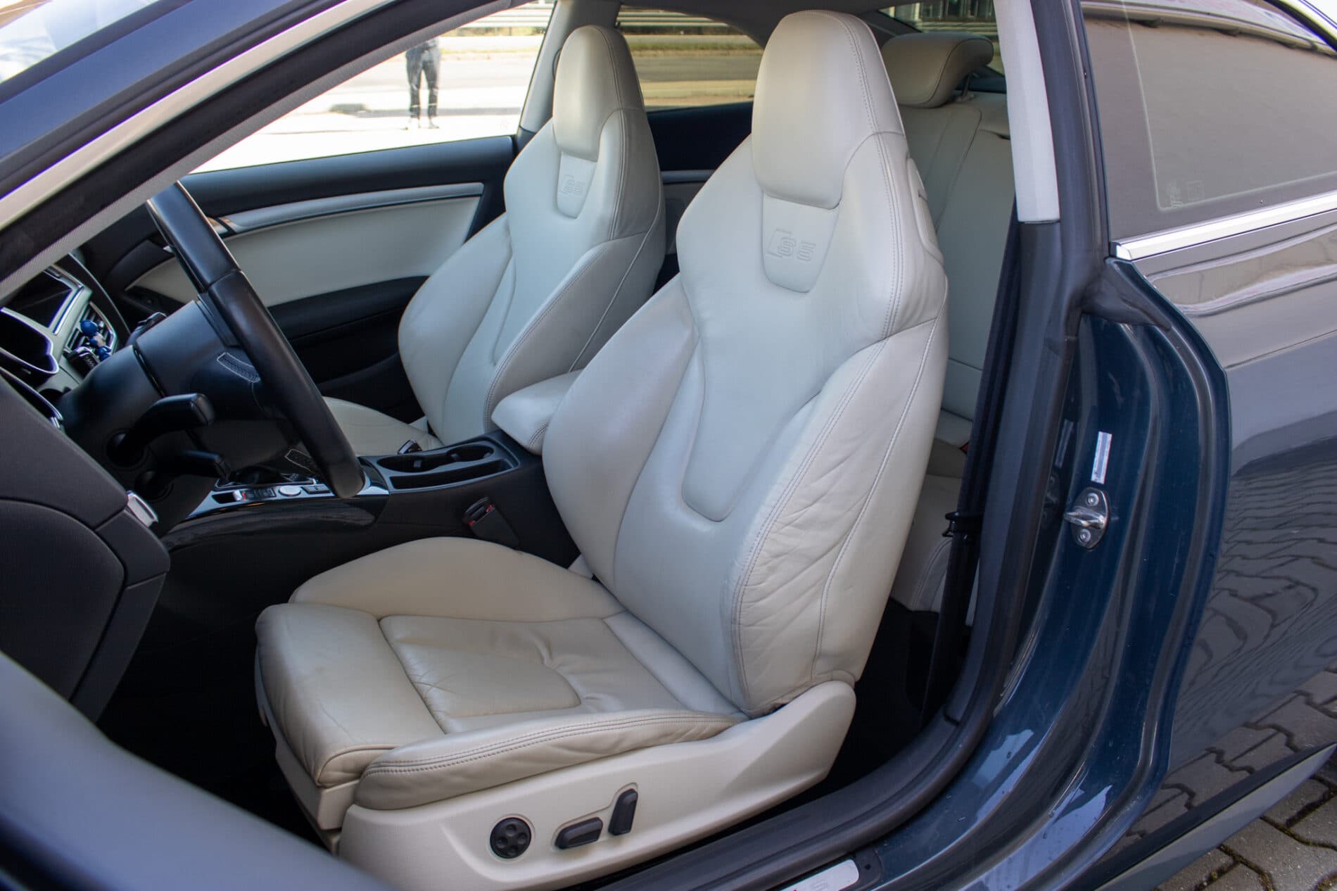 2008 AUDI S5, šedá kupé, 153 084 km