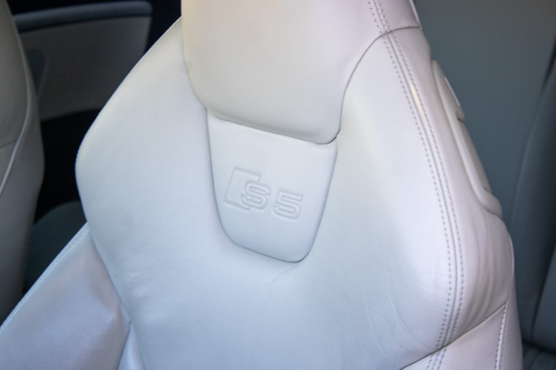 2008 AUDI S5, šedá kupé, 153 084 km