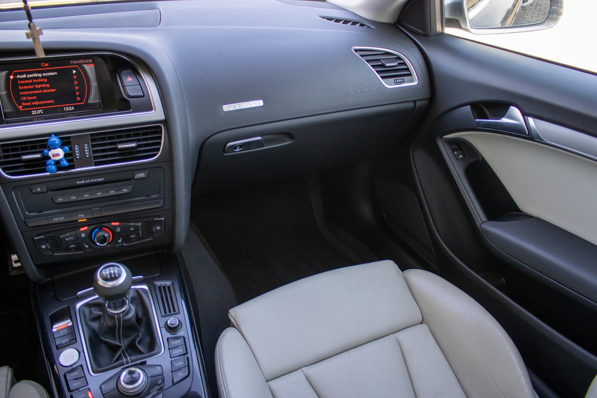 2008 AUDI S5, šedá kupé, 153 084 km