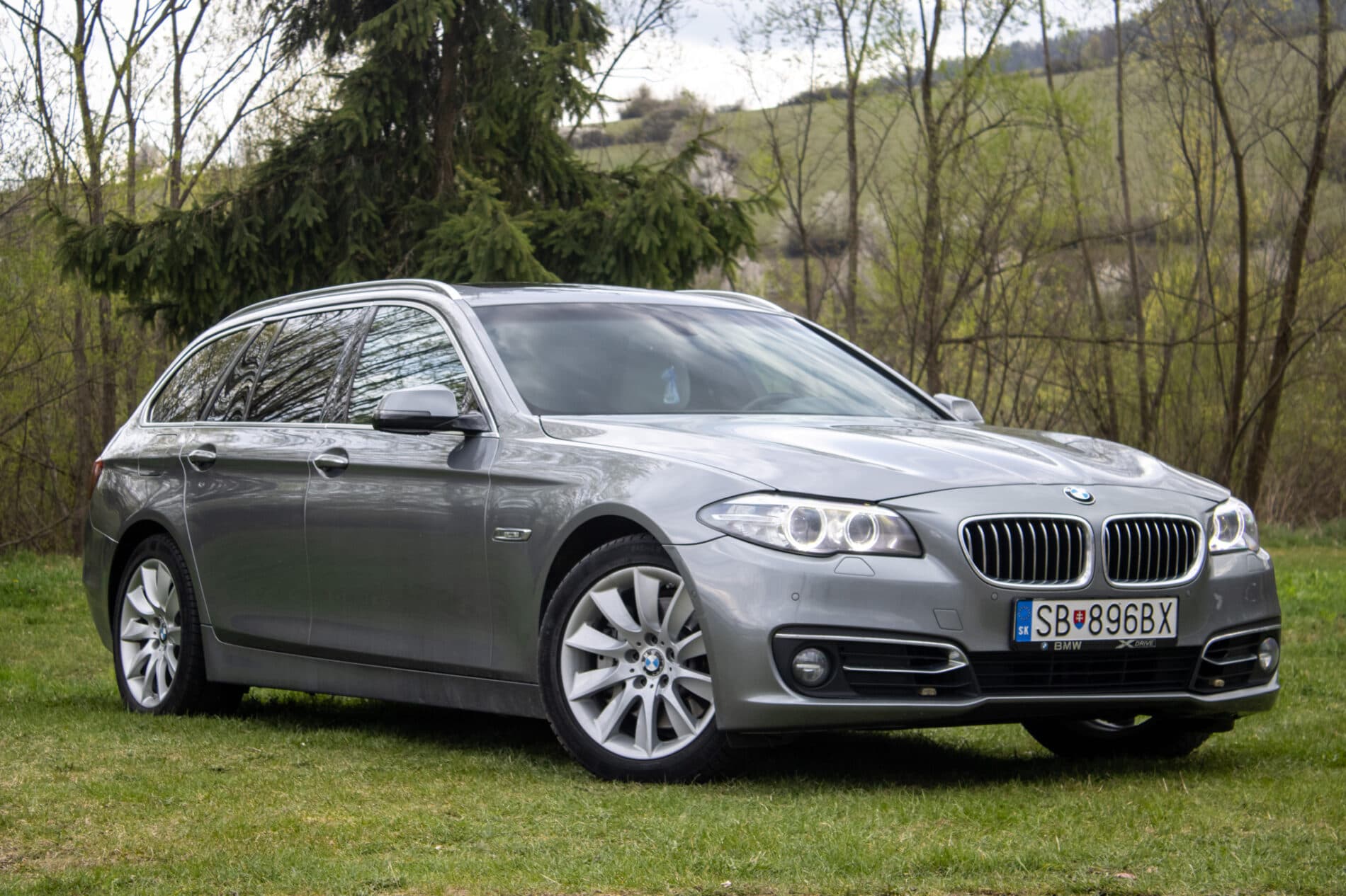 2014 BMW 530d, šedá kombi, 346 510 km