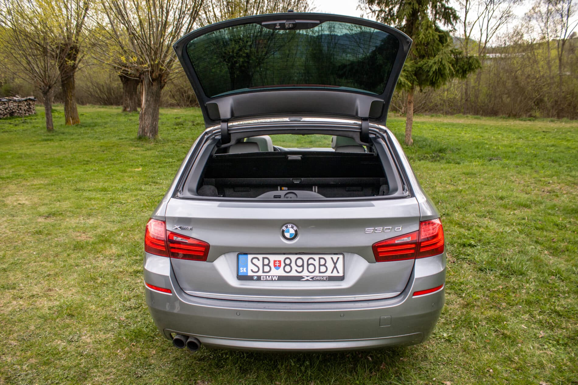 2014 BMW 530d, šedá kombi, 346 510 km