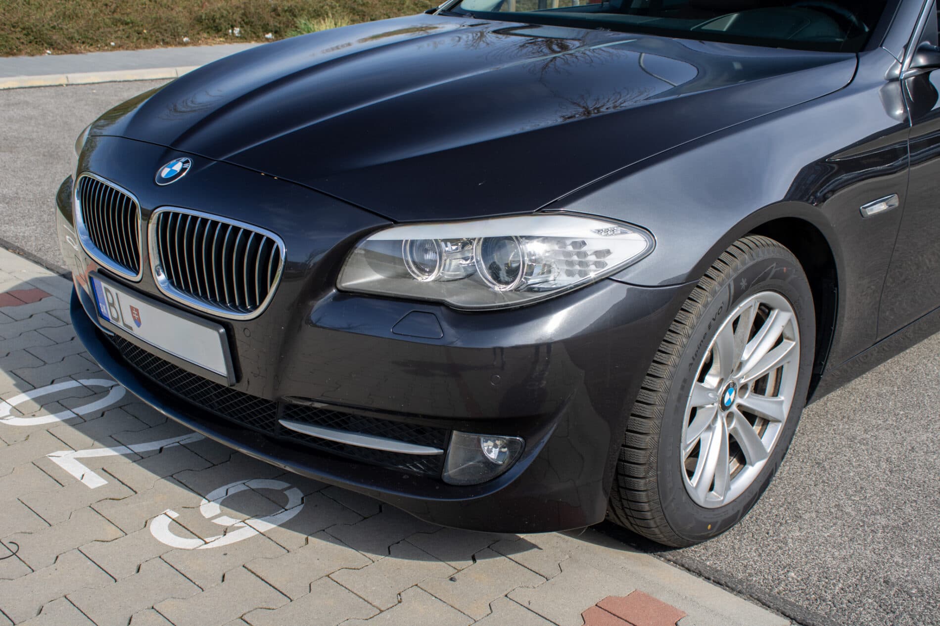 2013 BMW 528i, šedá sedan, 171 821 km