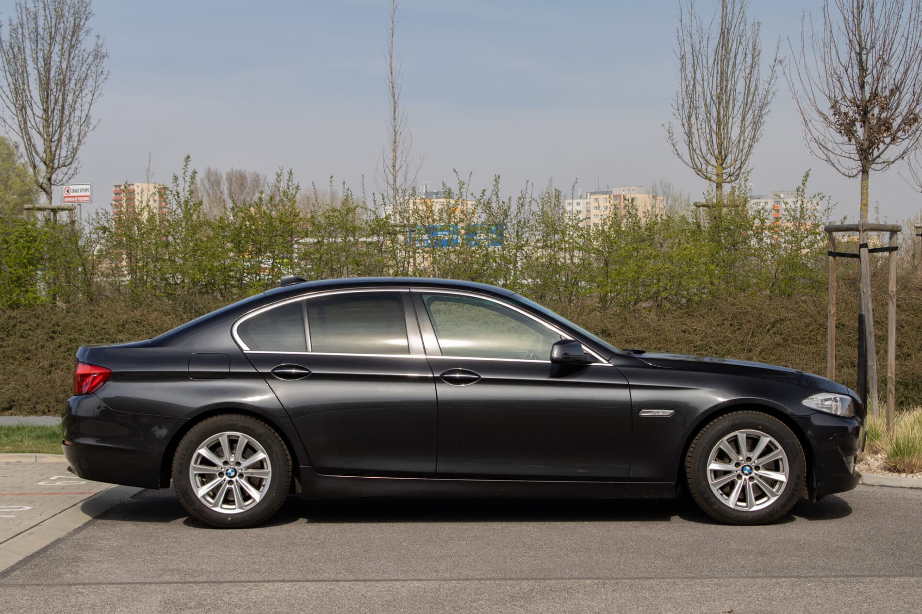 2013 BMW 528i, šedá sedan, 171 821 km