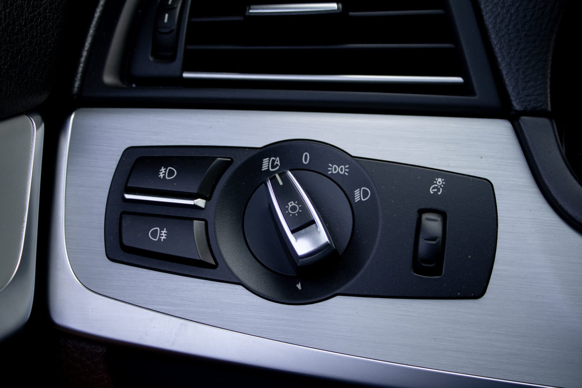 2013 BMW 528i, šedá sedan, 171 821 km