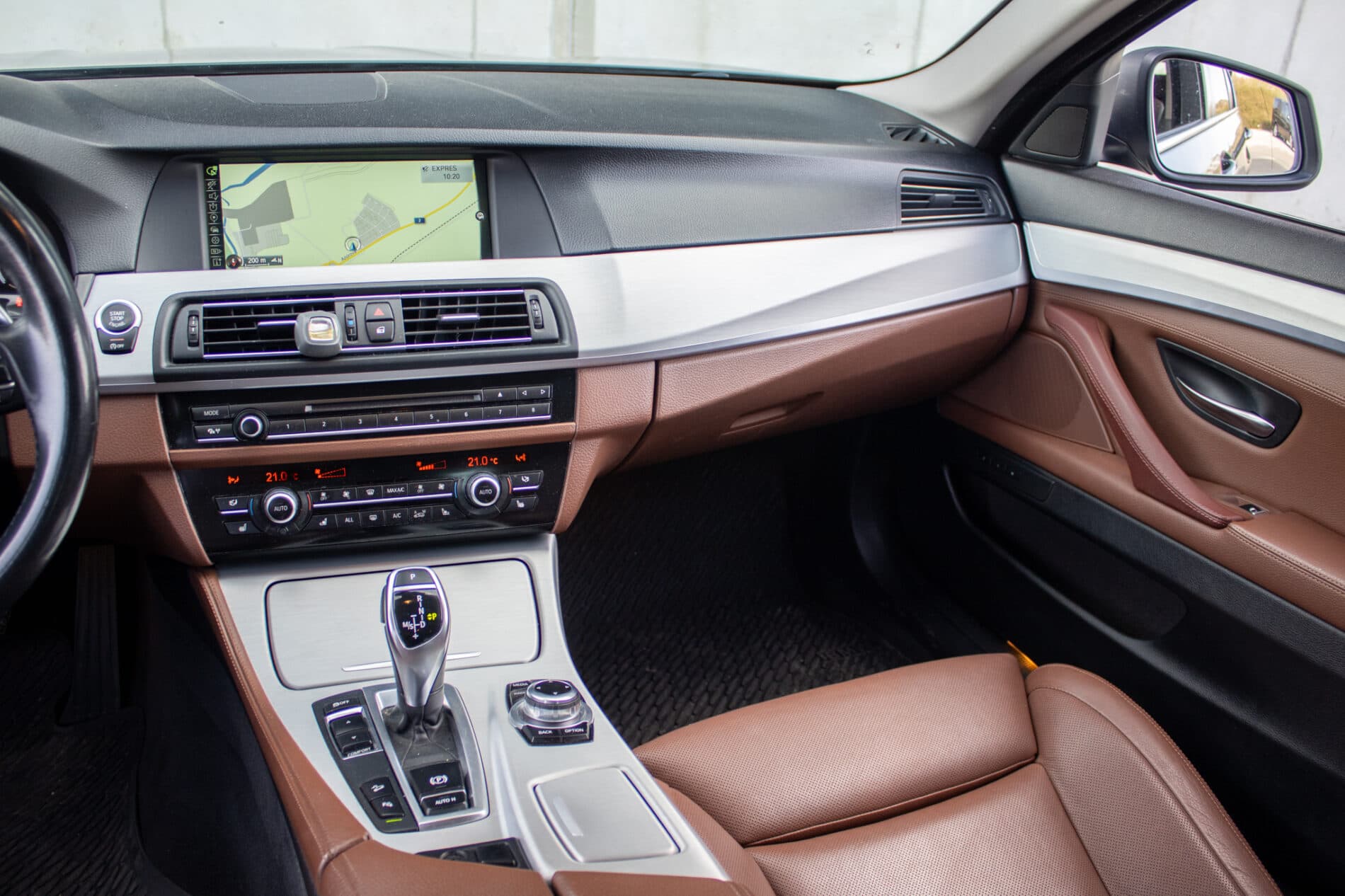 2013 BMW 528i, šedá sedan, 171 821 km