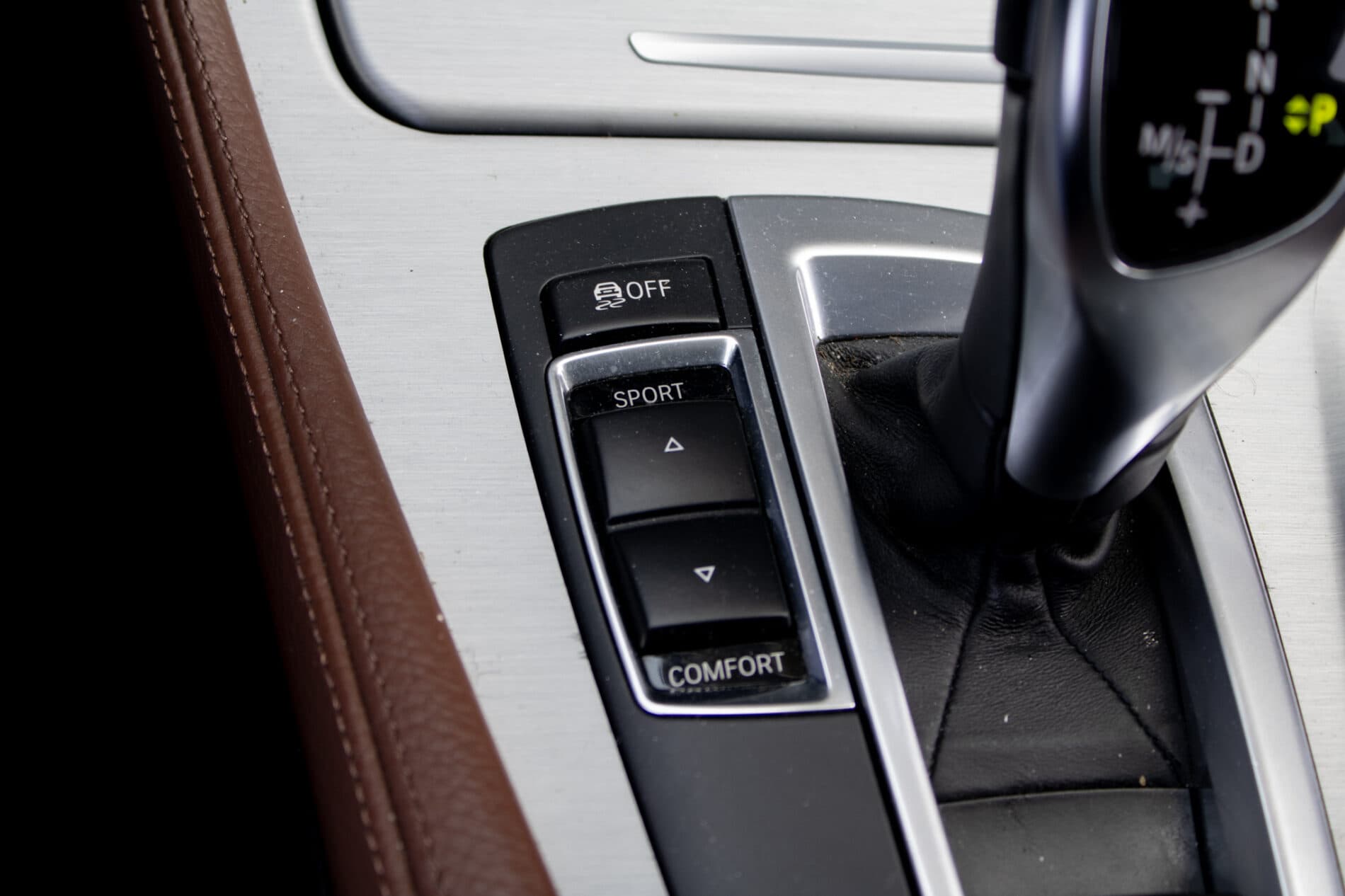 2013 BMW 528i, šedá sedan, 171 821 km