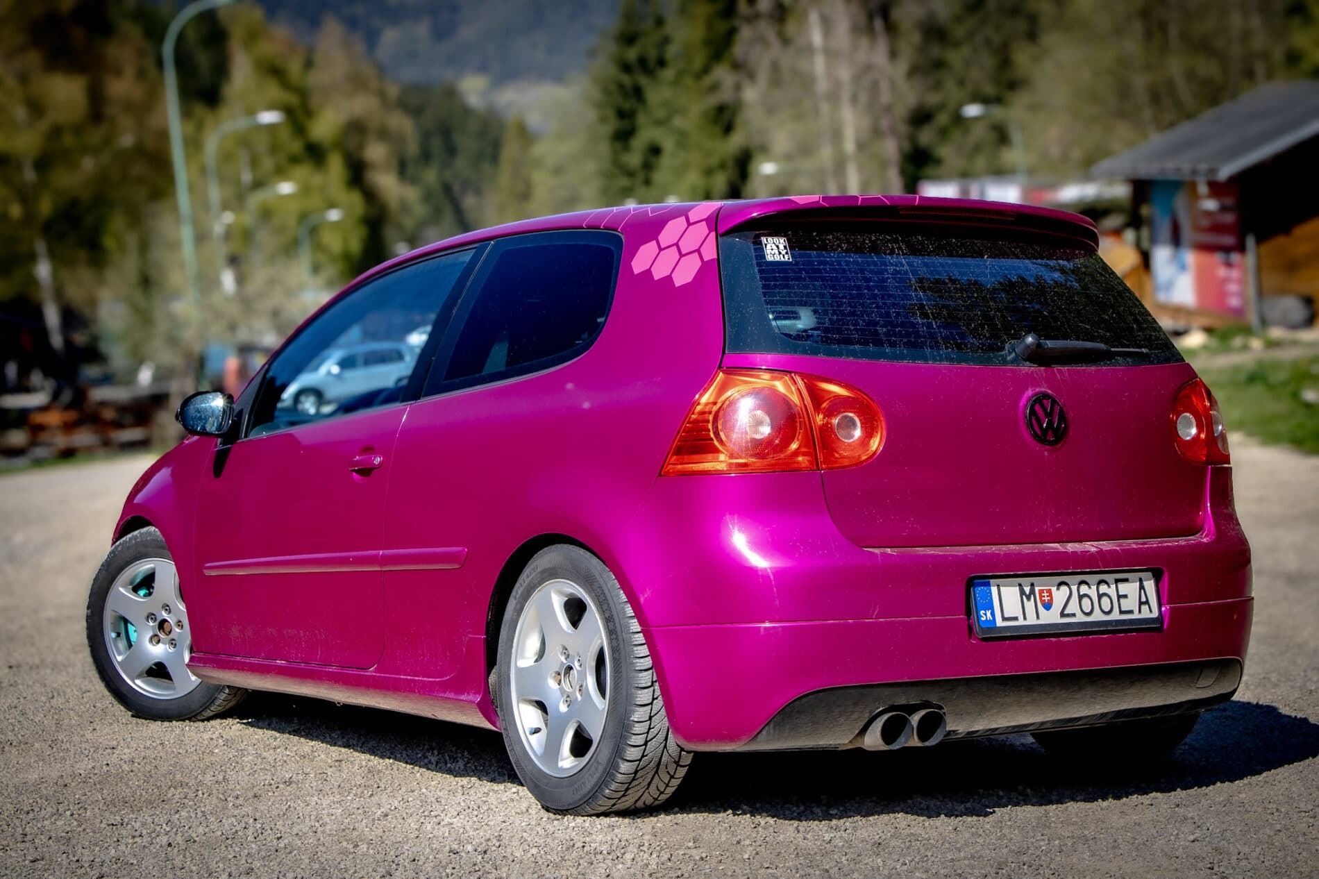 2005 Volkswagen Golf GTI, fialová hatchback, 262 667 km