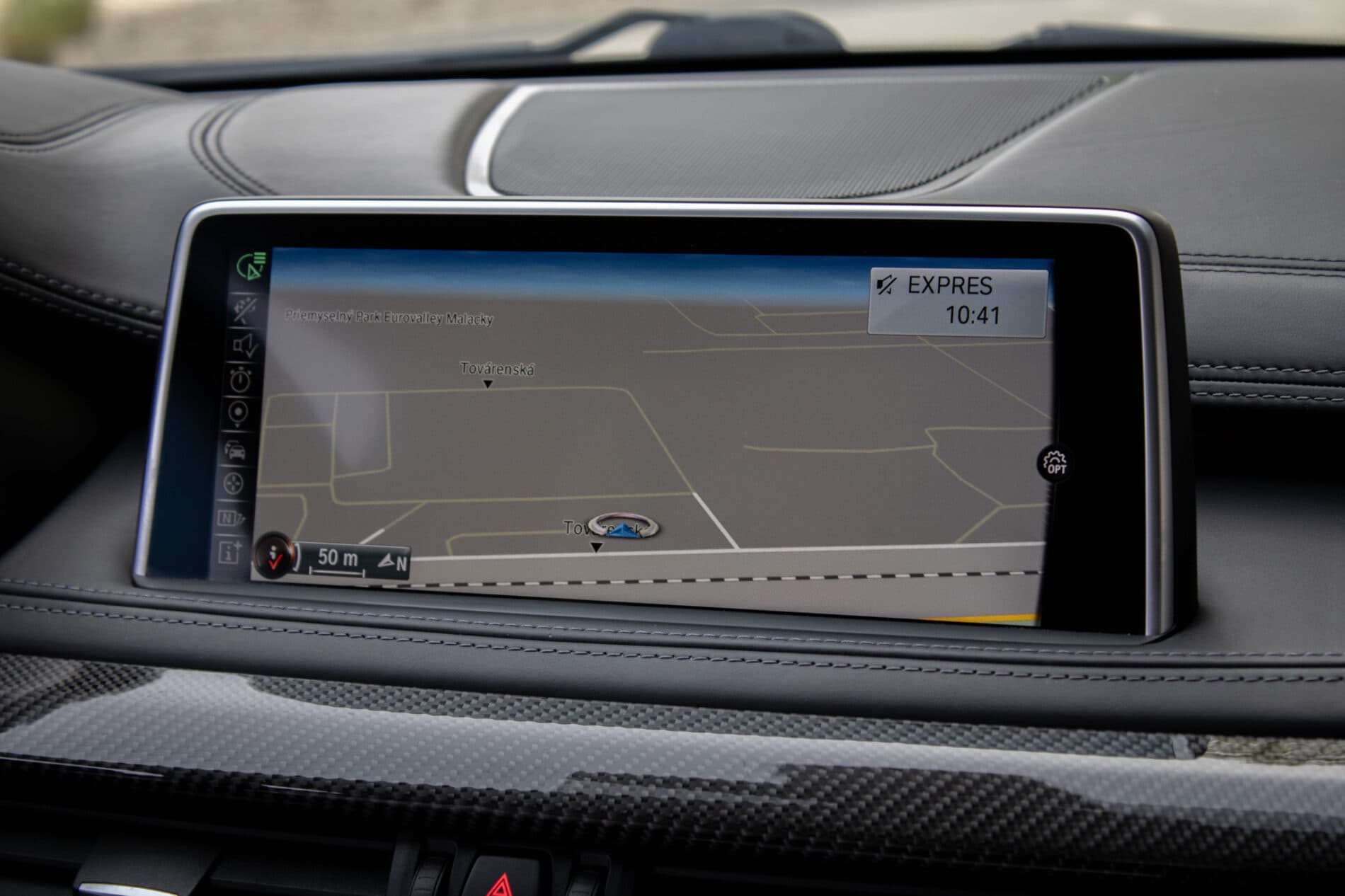 2016 BMW X6 M, bílá suv, 227 553 km