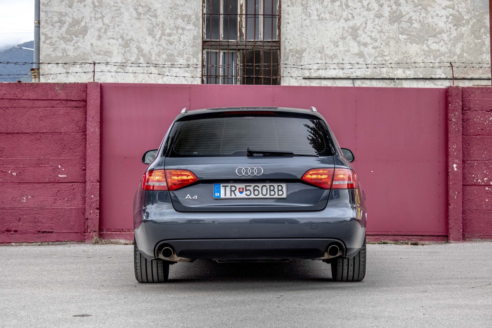 2009 AUDI A4, šedá kombi, 385 605 km