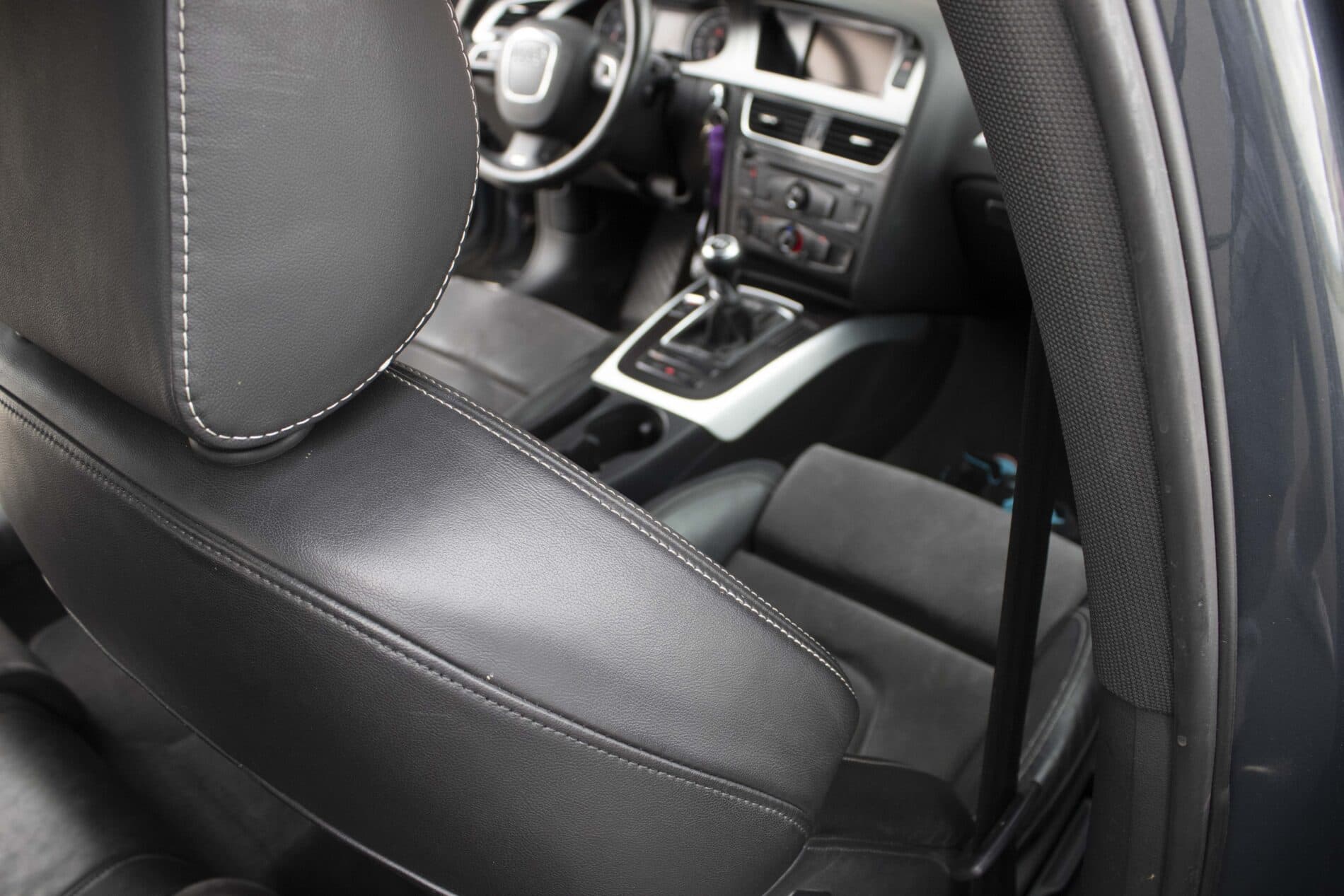 2009 AUDI A4, šedá kombi, 385 605 km