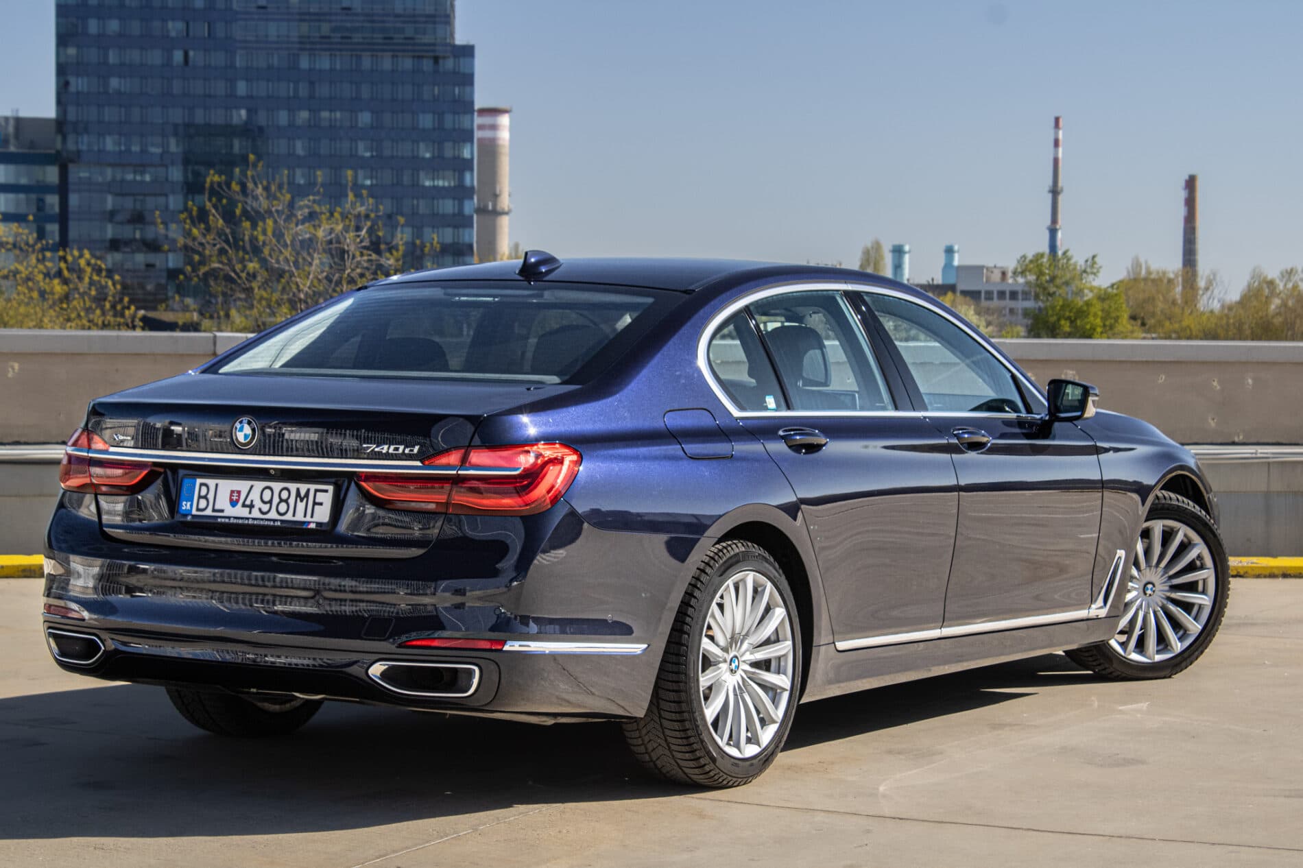 2016 BMW 740d, modrá sedan, 157 369 km