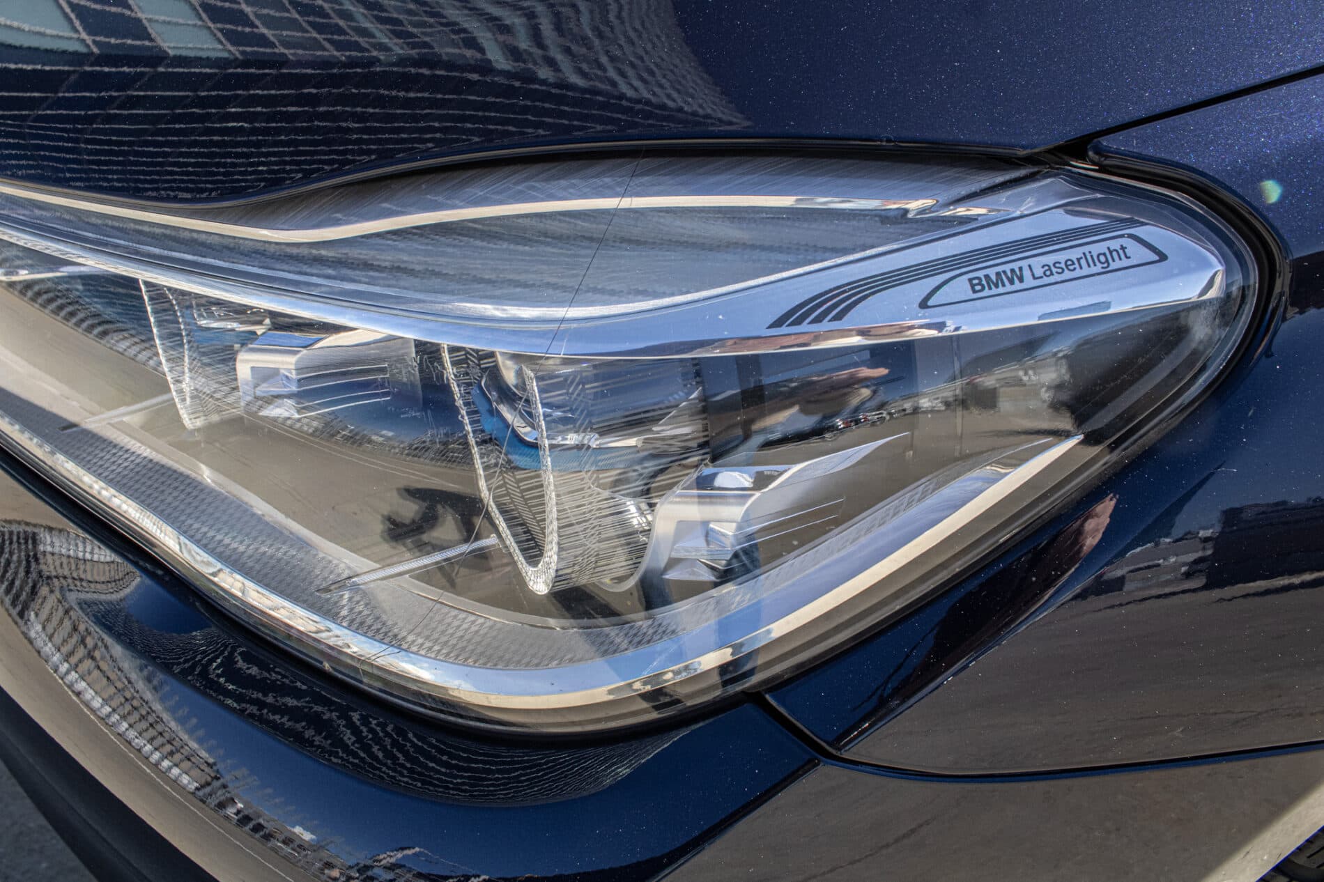 2016 BMW 740d, modrá sedan, 157 369 km