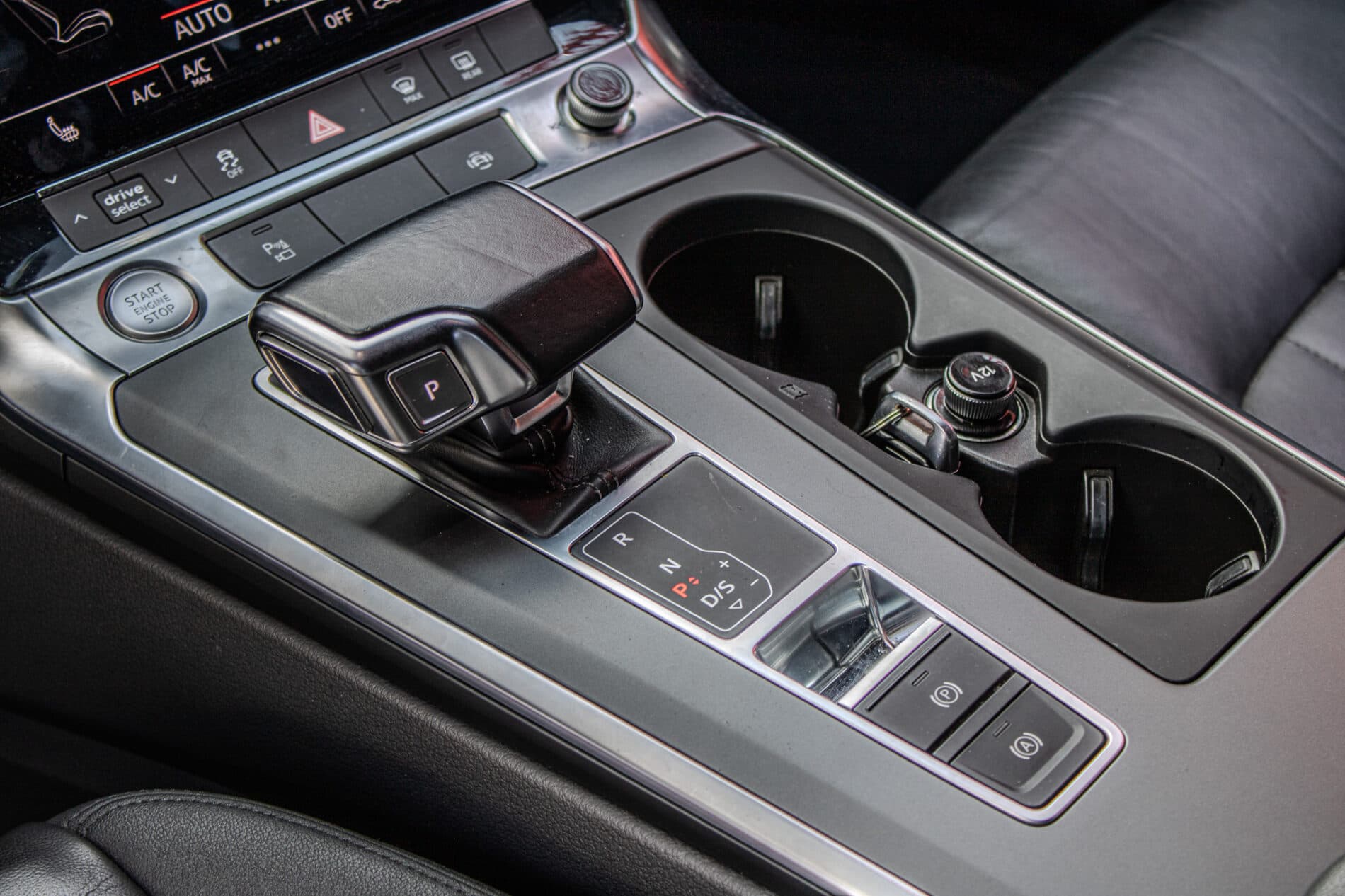 2020 AUDI A6, černá kombi, 176 750 km