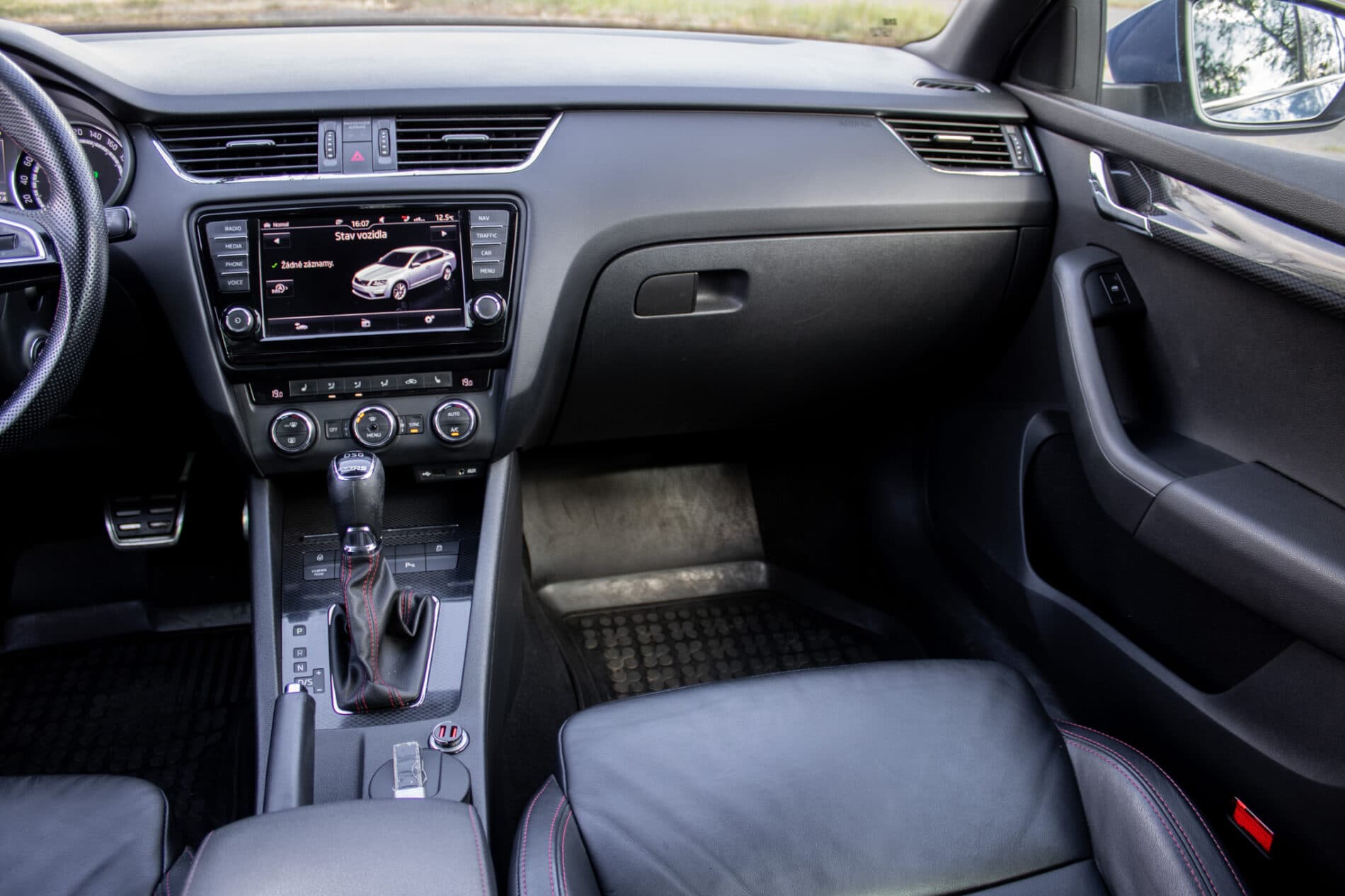 2016 Skoda Octavia RS, modrá sedan, 250 049 km