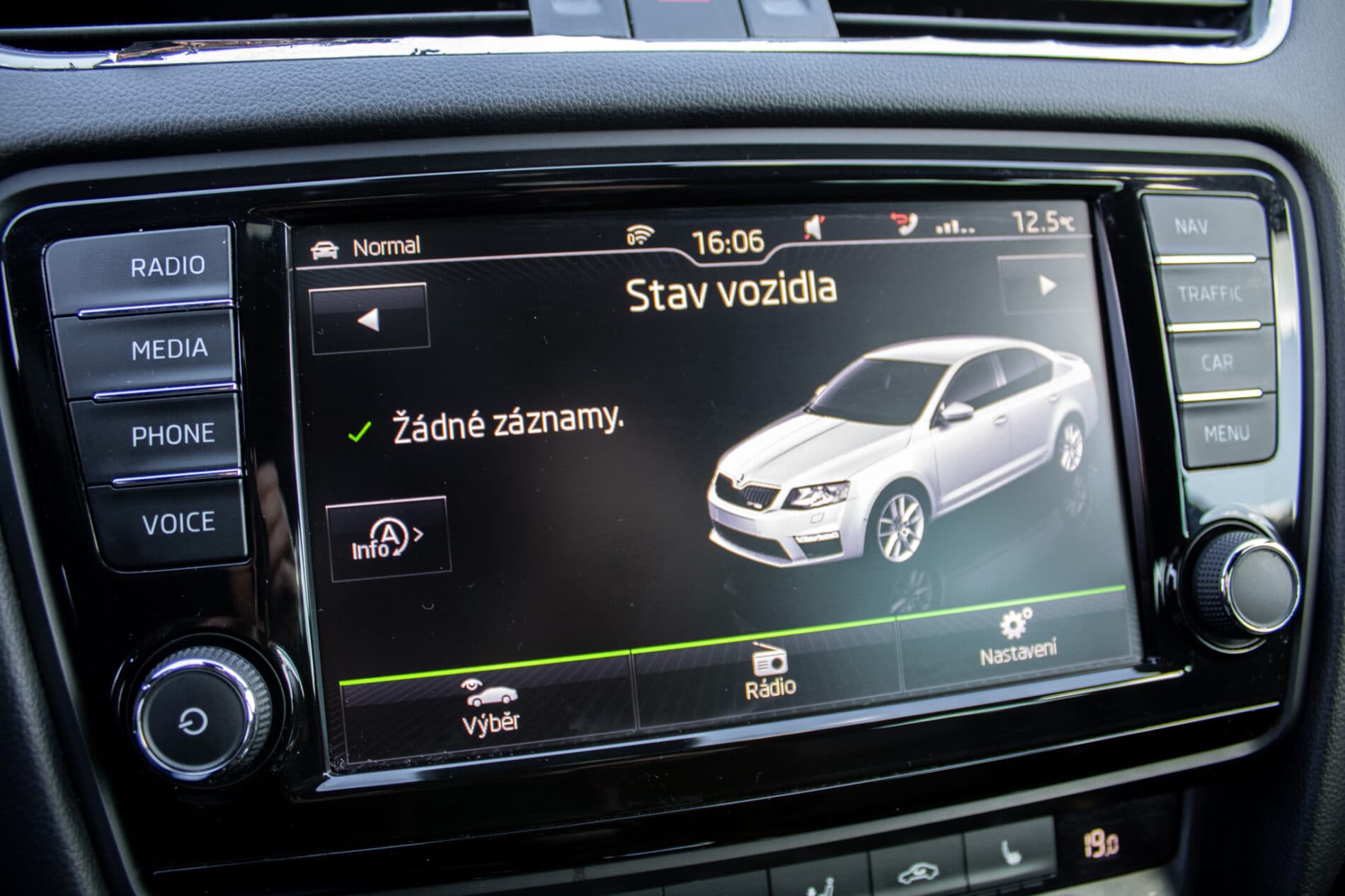 2016 Skoda Octavia RS, modrá sedan, 250 049 km