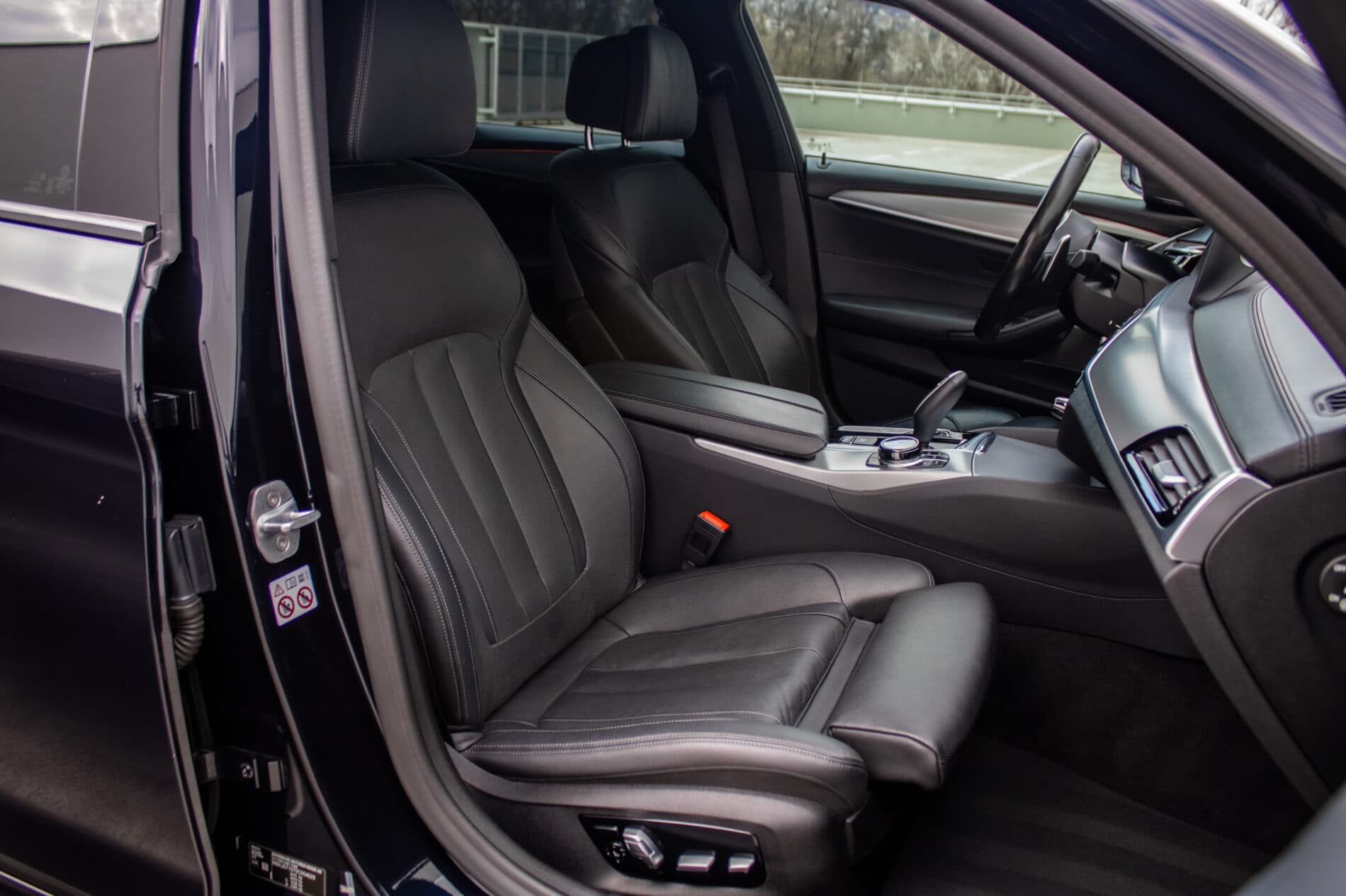 2019 BMW M550d, černá sedan, 239 000 km