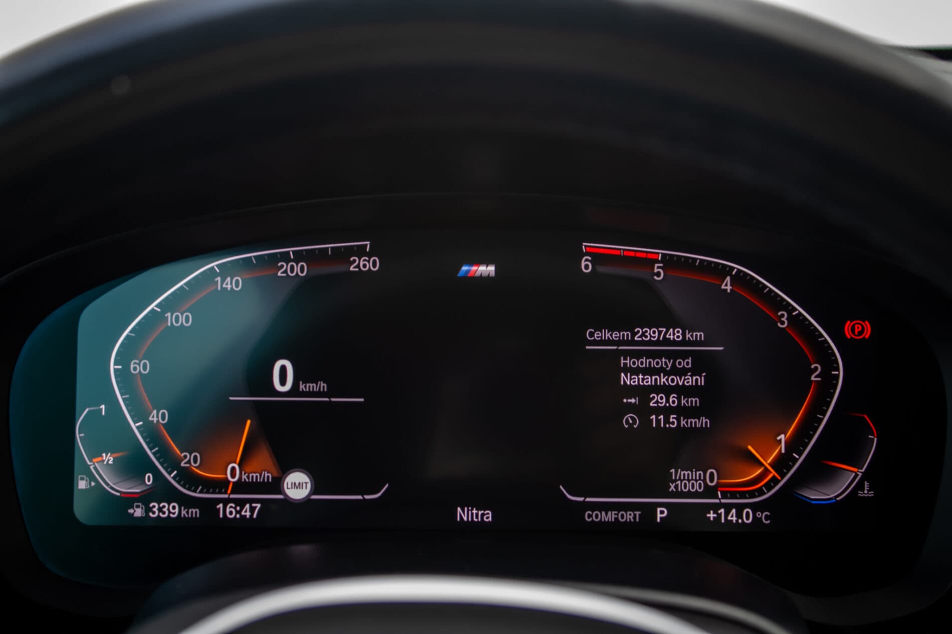 2019 BMW M550d, černá sedan, 239 000 km