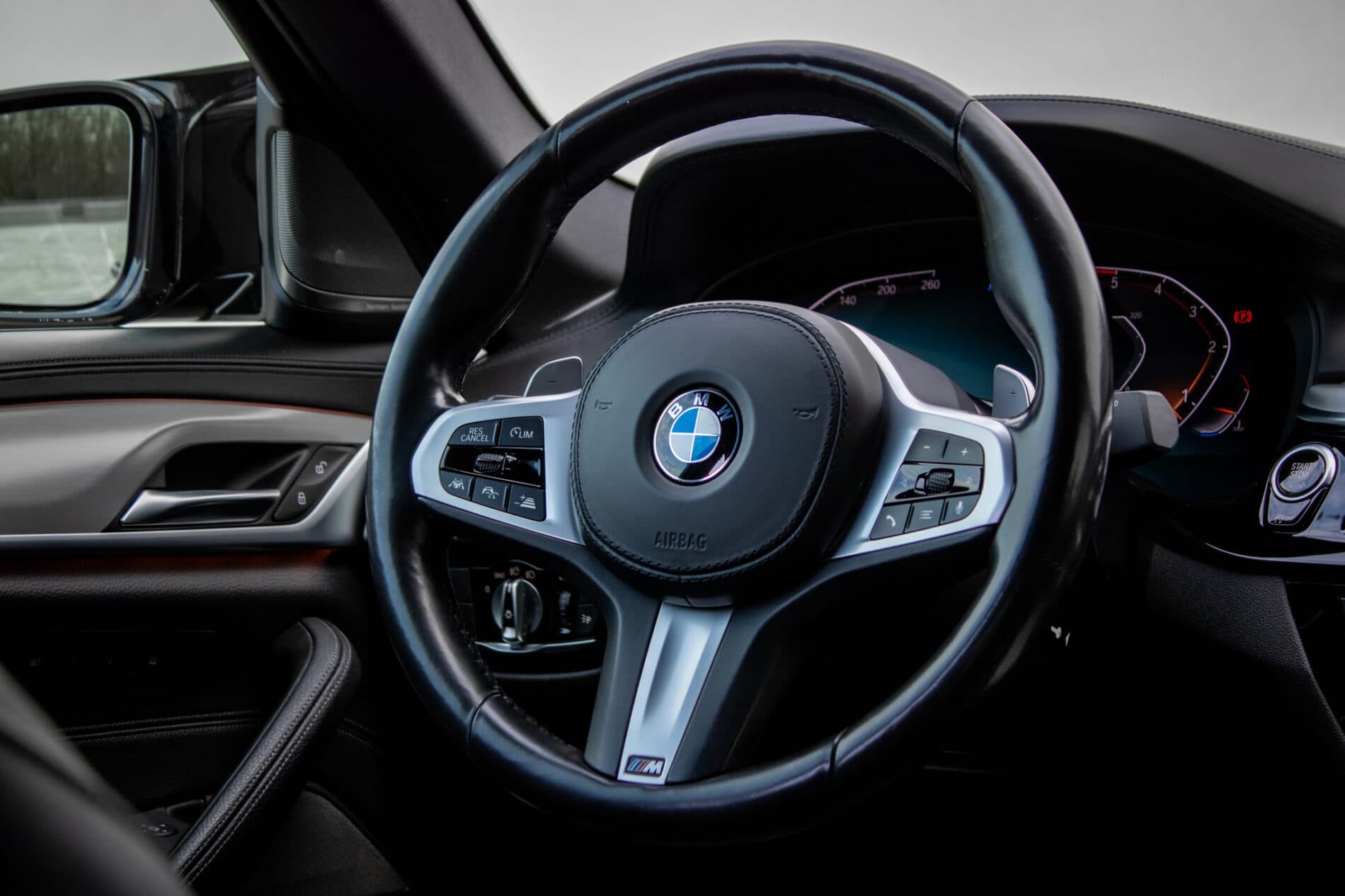 2019 BMW M550d, černá sedan, 239 000 km