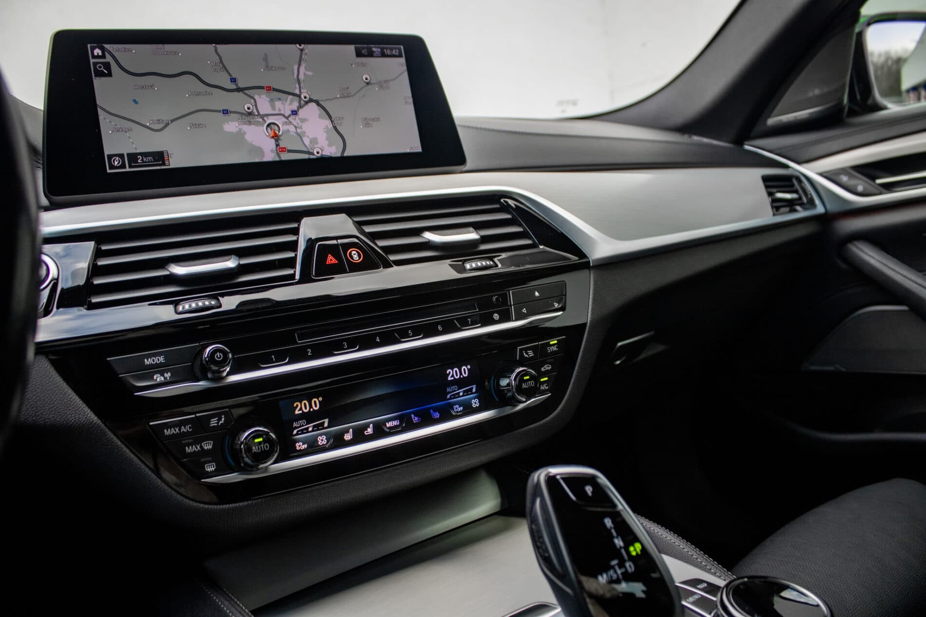 2019 BMW M550d, černá sedan, 239 000 km