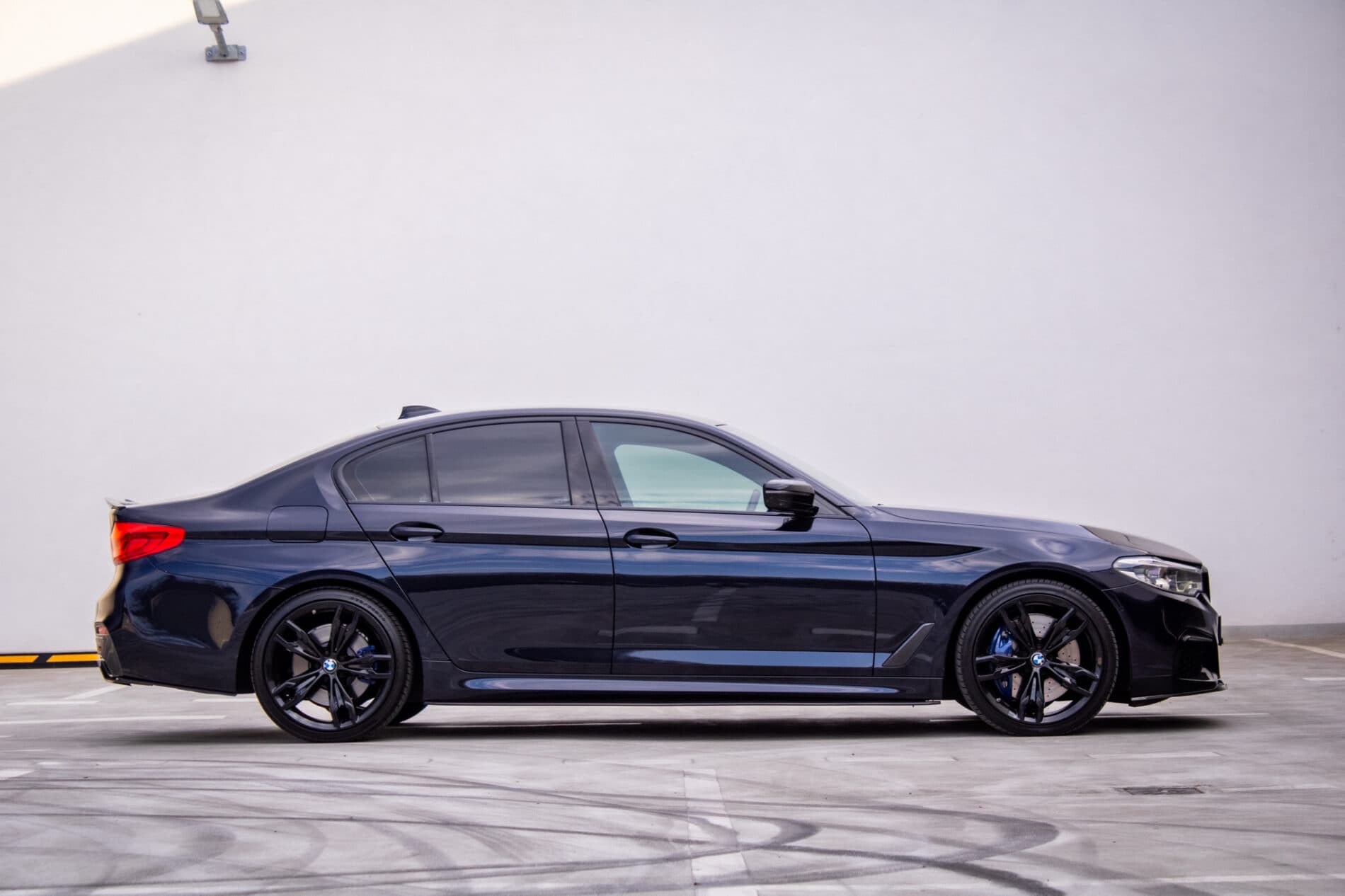 2019 BMW M550d, černá sedan, 239 000 km