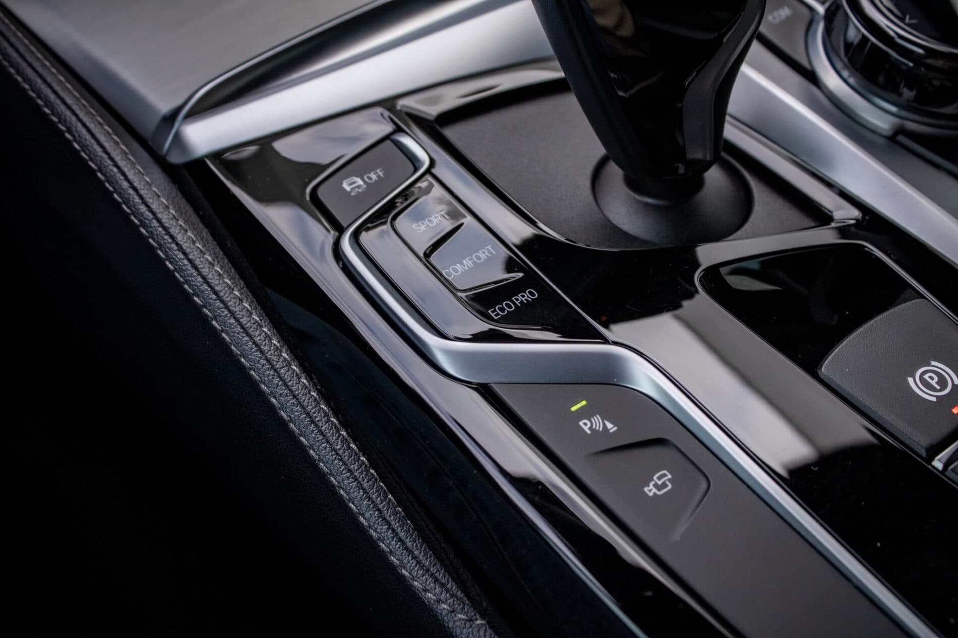 2019 BMW M550d, černá sedan, 239 000 km