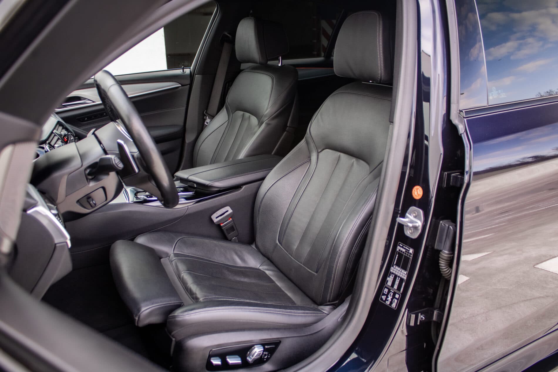 2019 BMW M550d, černá sedan, 239 000 km
