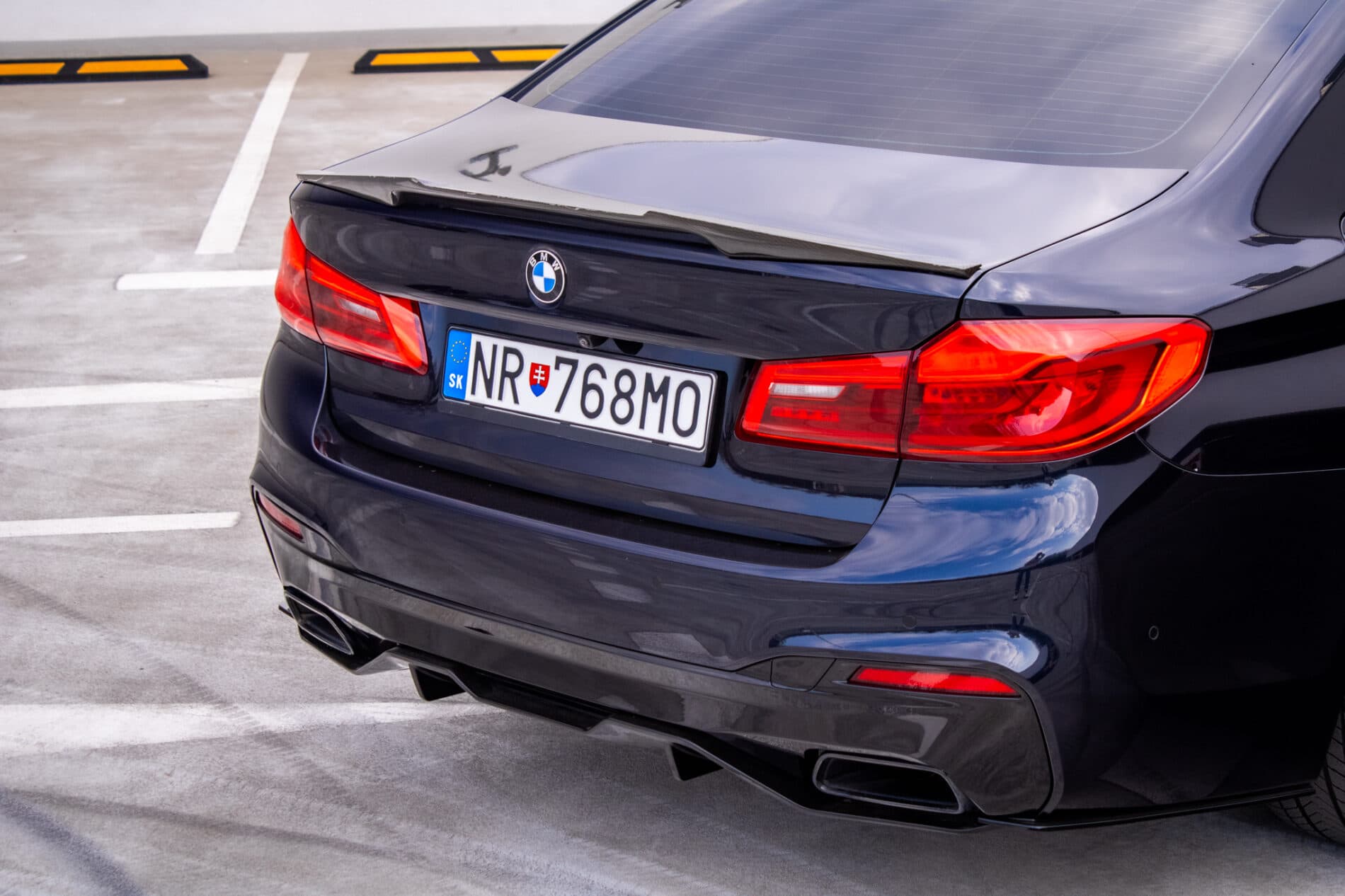 2019 BMW M550d, černá sedan, 239 000 km