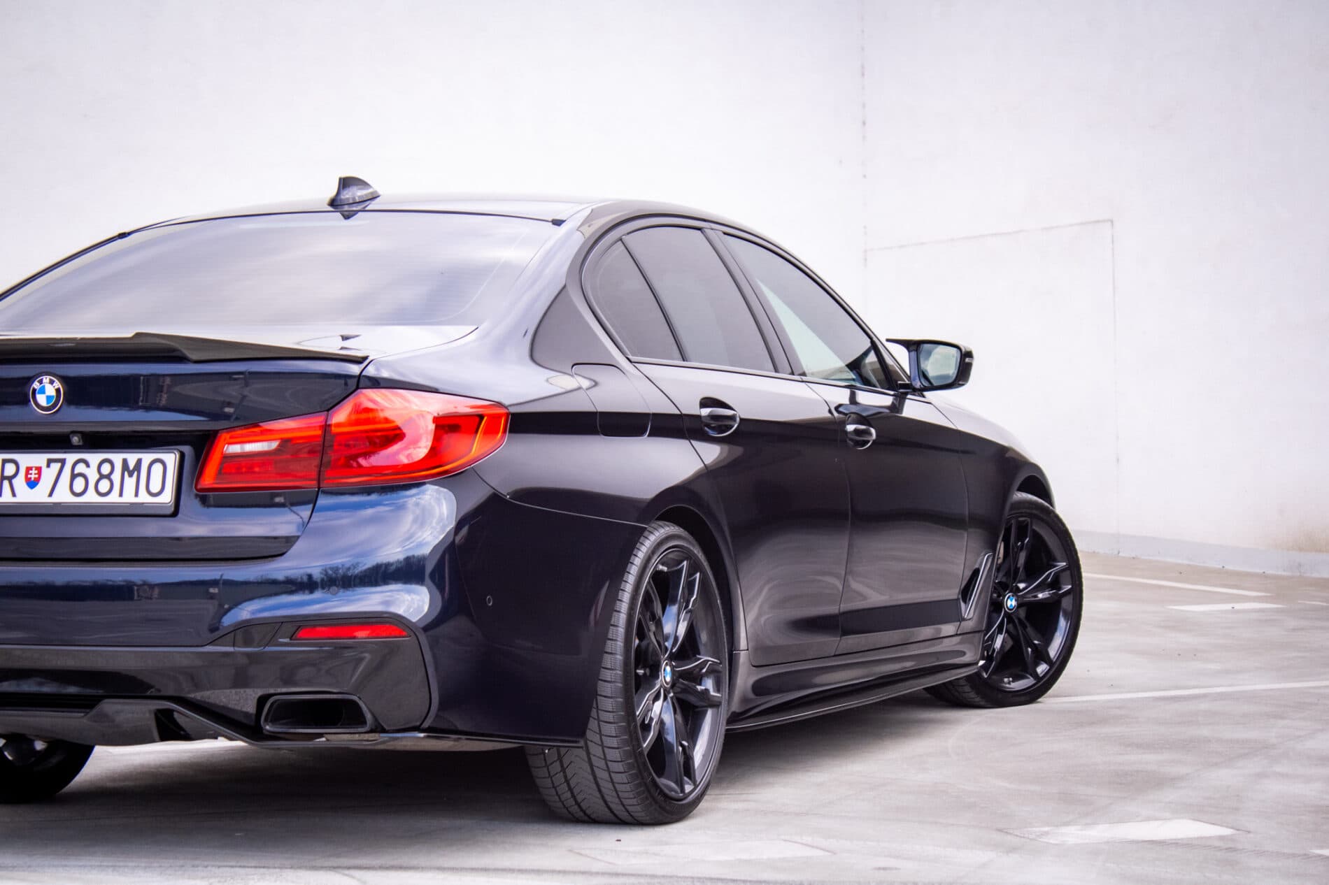 2019 BMW M550d, černá sedan, 239 000 km
