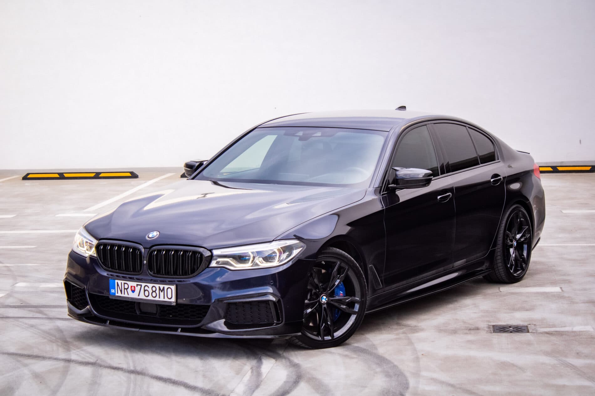 2019 BMW M550d, černá sedan, 239 000 km
