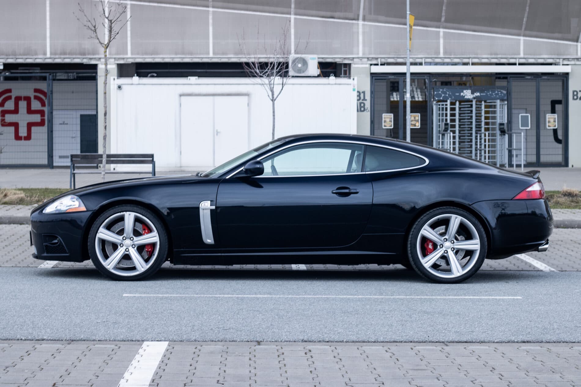2007 Jaguar XKR, černá kupé, 178 476 km
