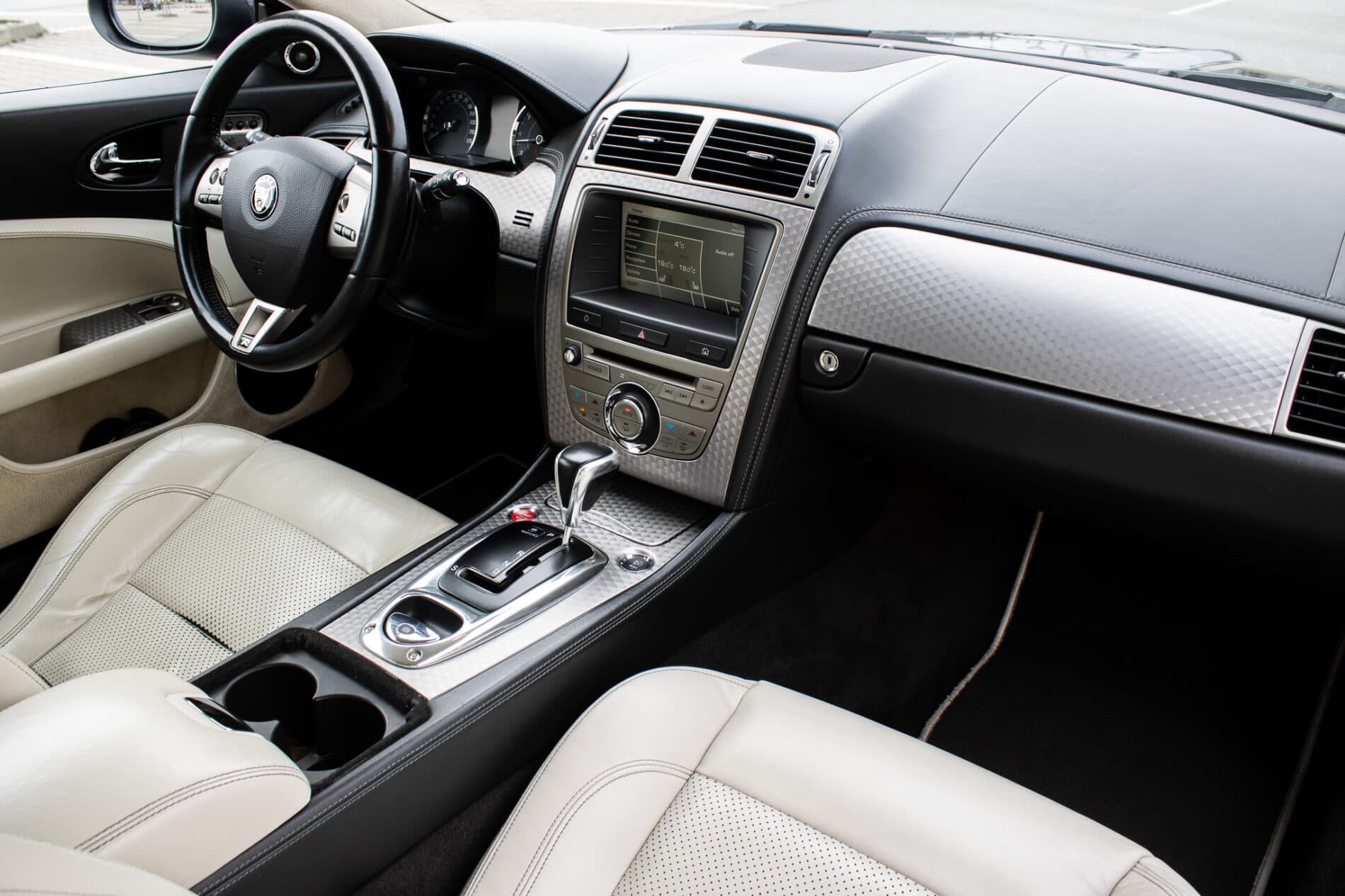 2007 Jaguar XKR, černá kupé, 178 476 km
