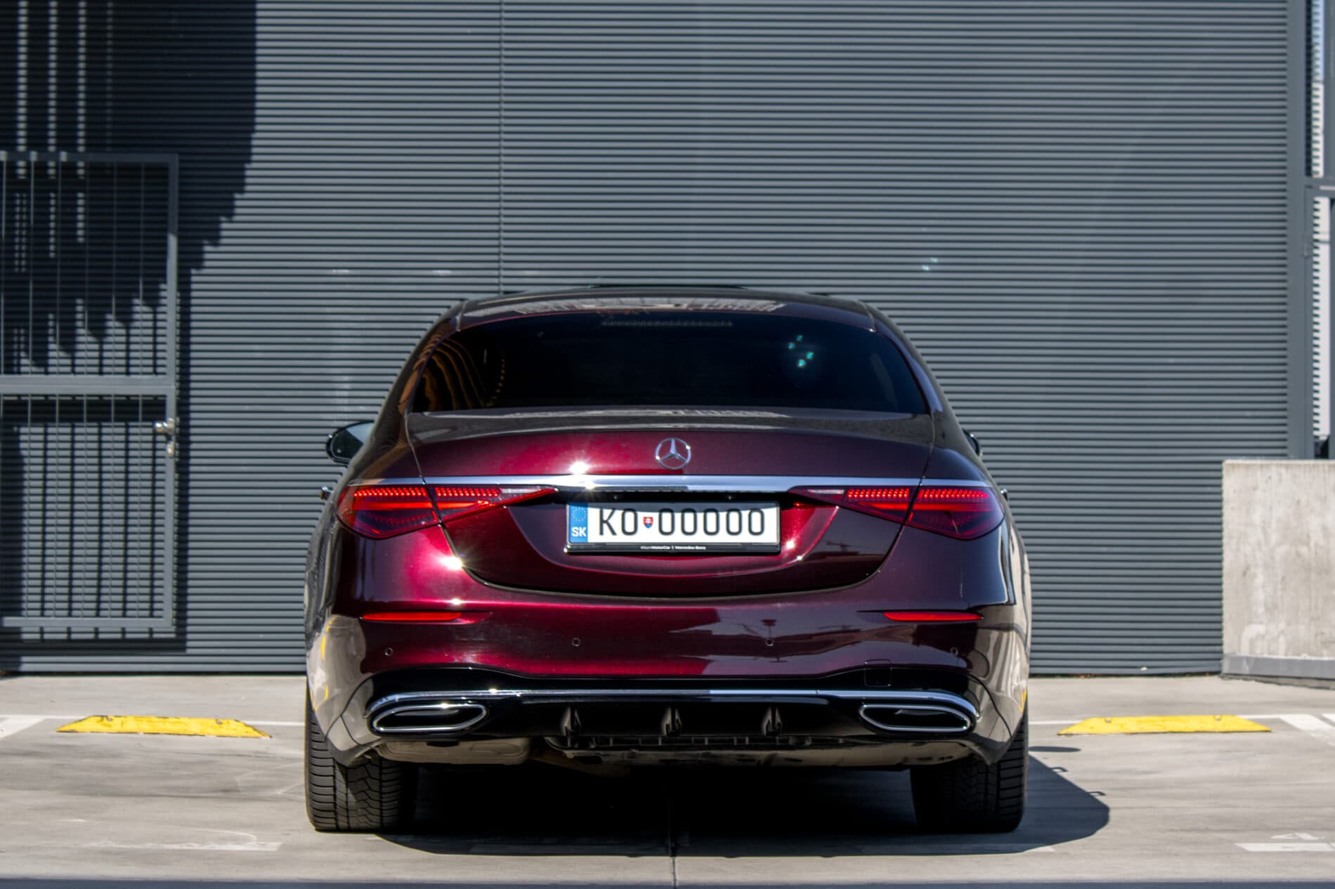 2022 Mercedes-Benz S 400d, červená sedan, 150 861 km