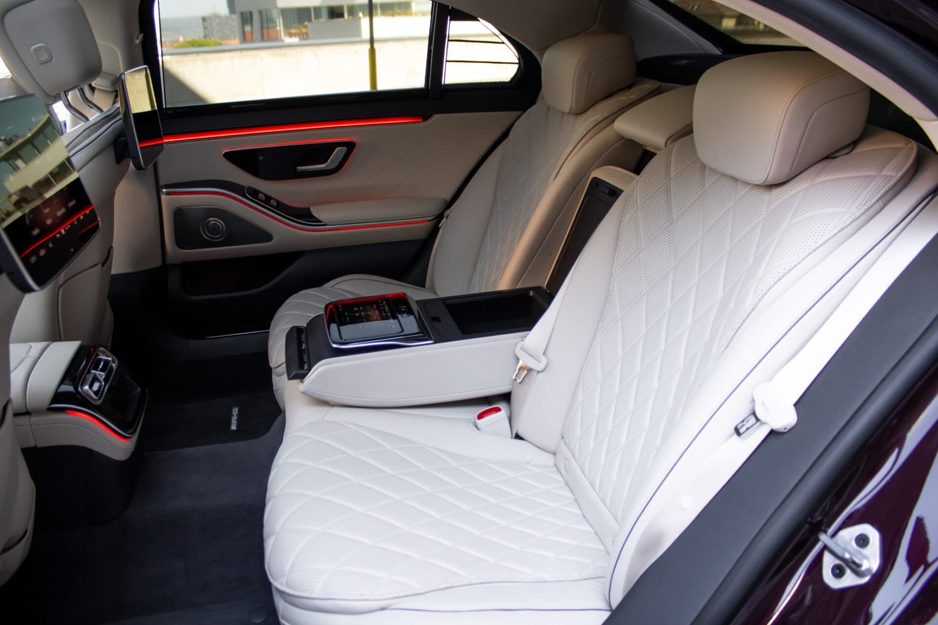2022 Mercedes-Benz S 400d, červená sedan, 150 861 km