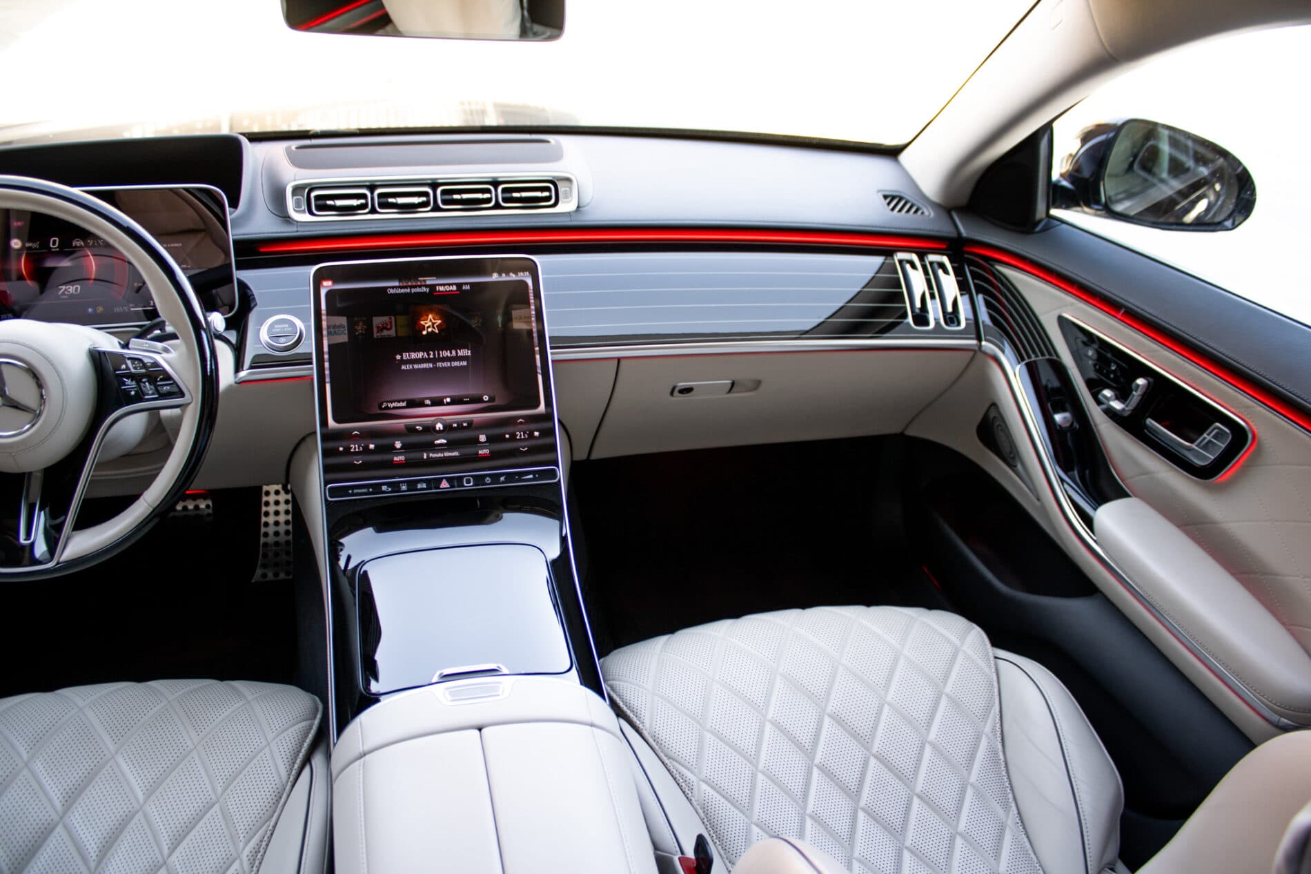 2022 Mercedes-Benz S 400d, červená sedan, 150 861 km