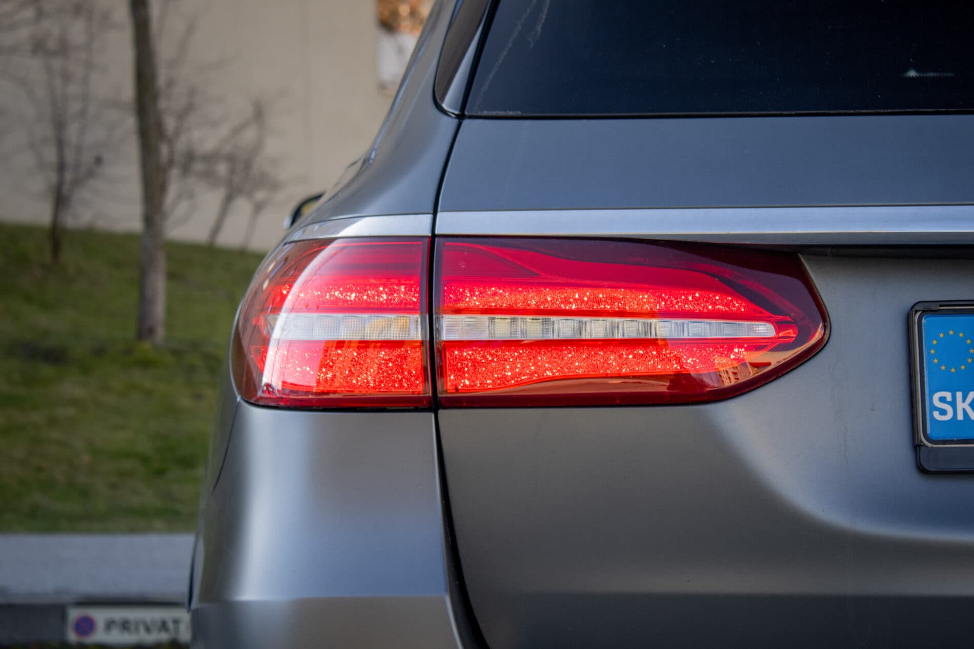 2019 Mercedes-Benz E 63 AMG, šedá kombi, 165 262 km