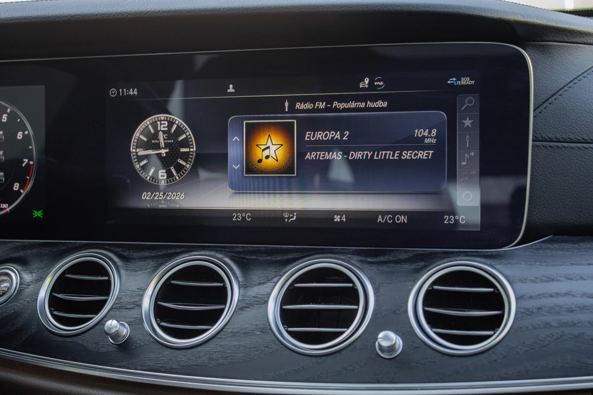 2019 Mercedes-Benz E 63 AMG, šedá kombi, 165 262 km