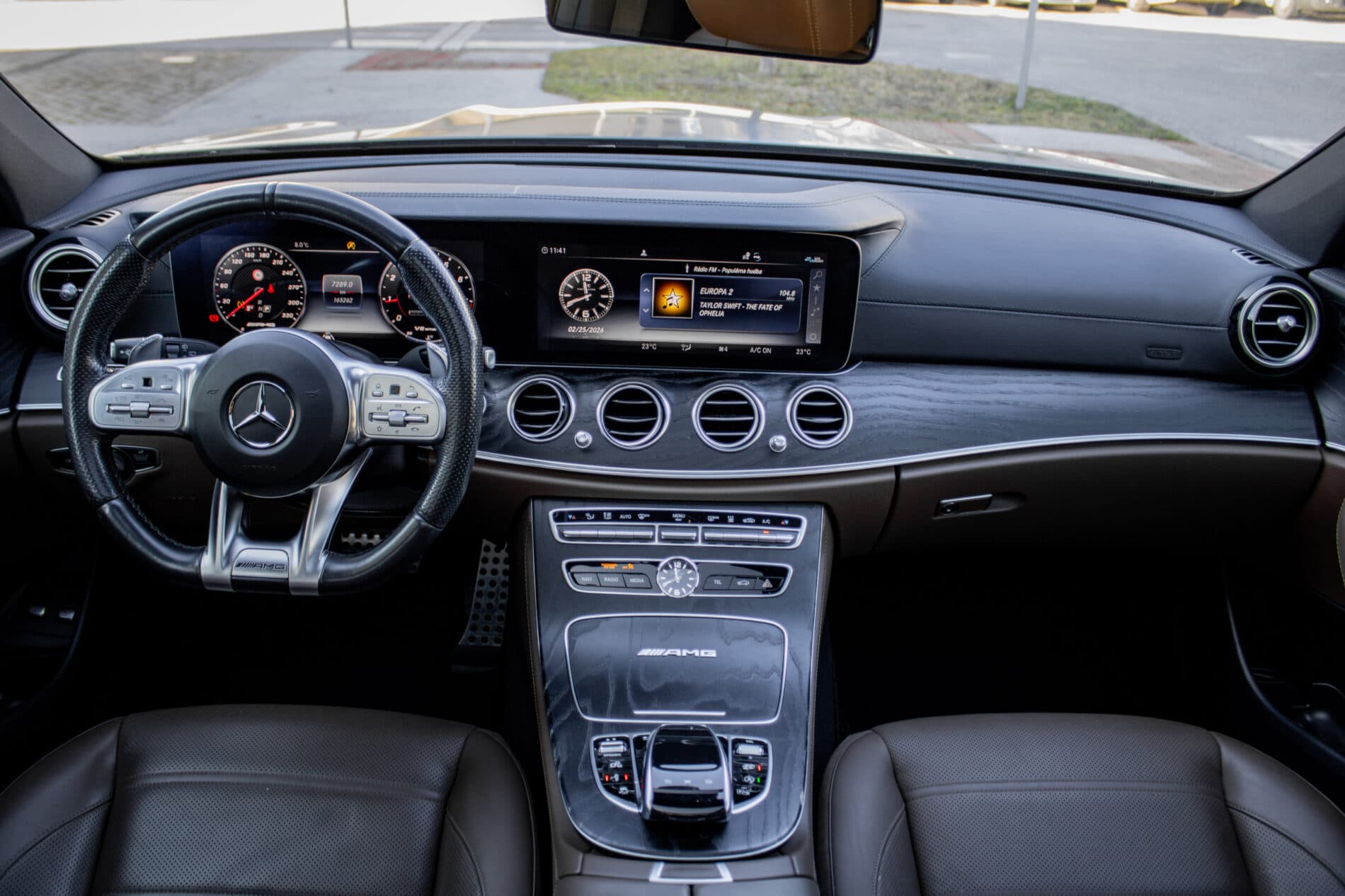 2019 Mercedes-Benz E 63 AMG, šedá kombi, 165 262 km
